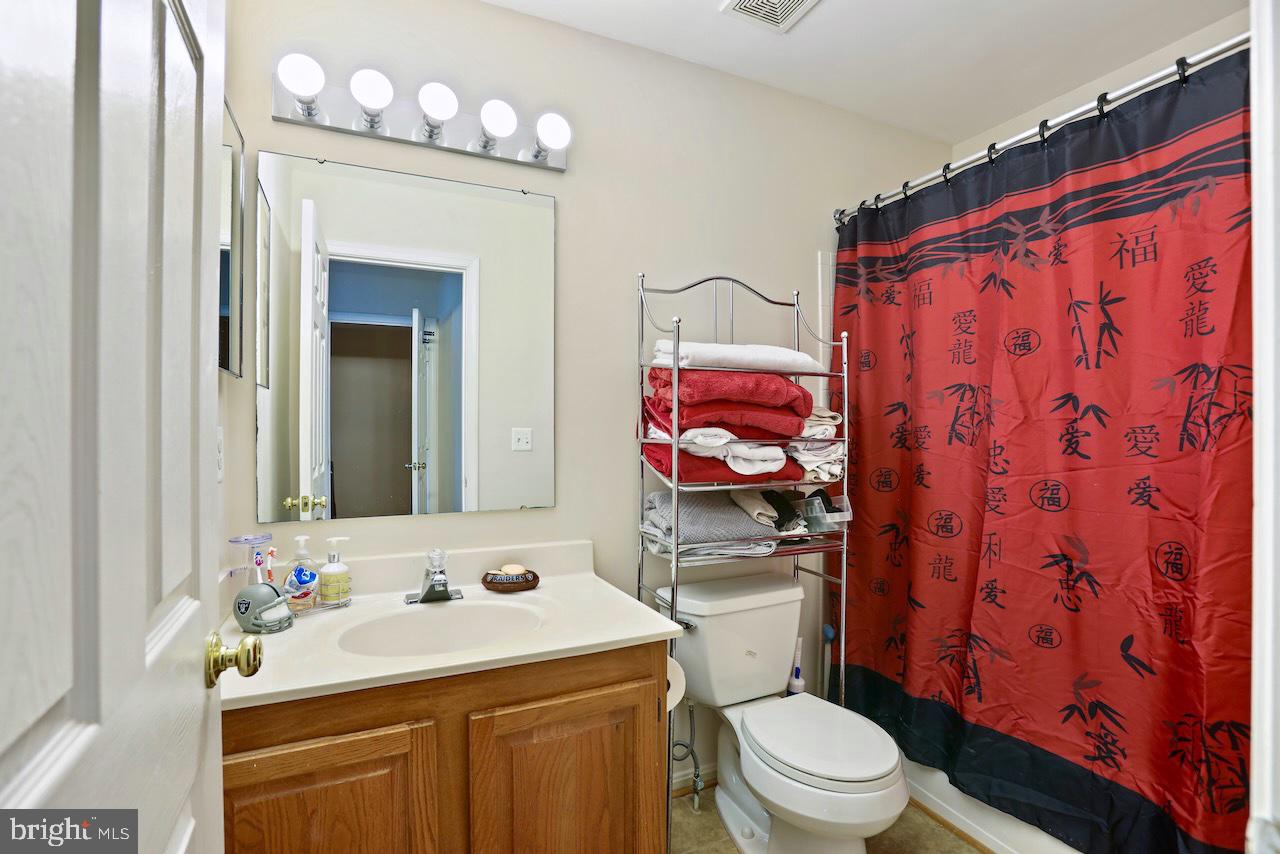 UNIVERSITY CENTER - Residential