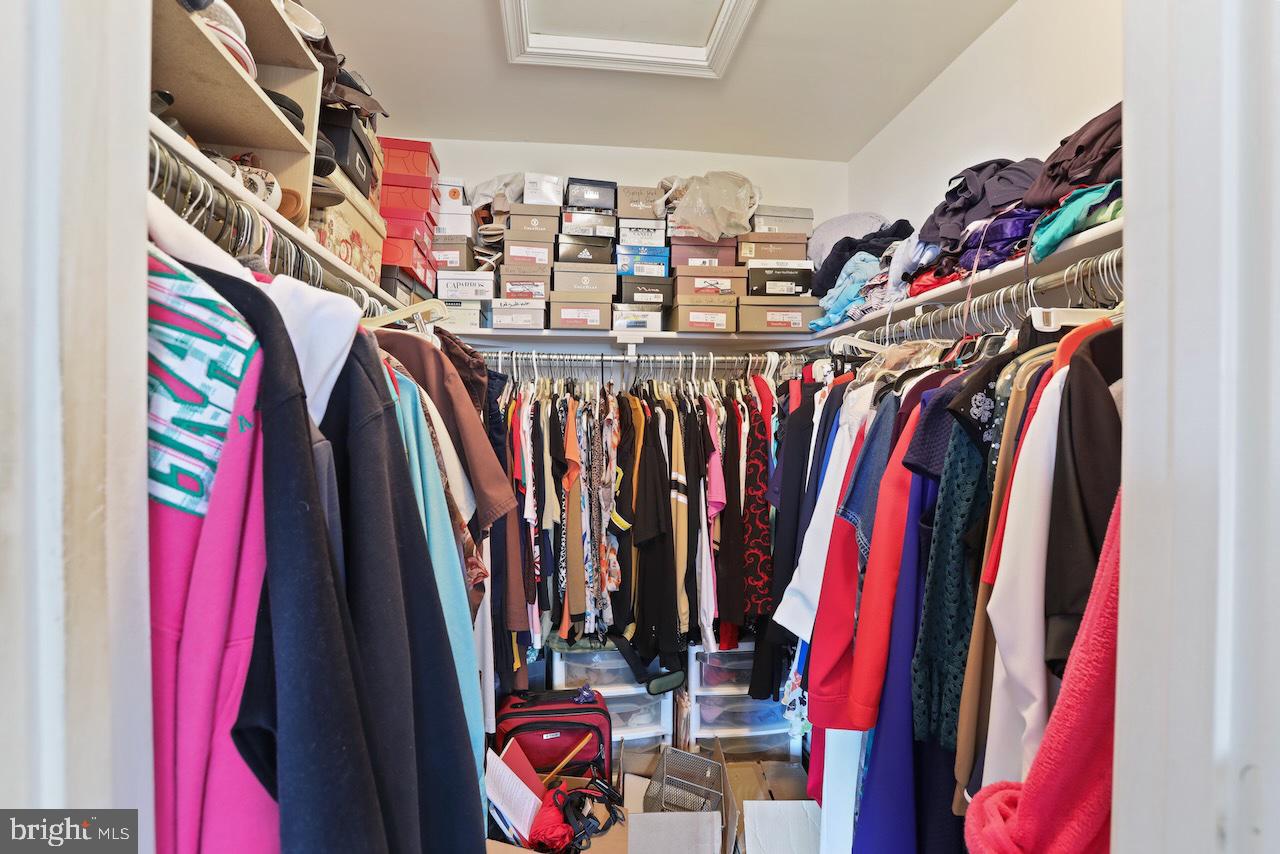 UNIVERSITY CENTER - Residential