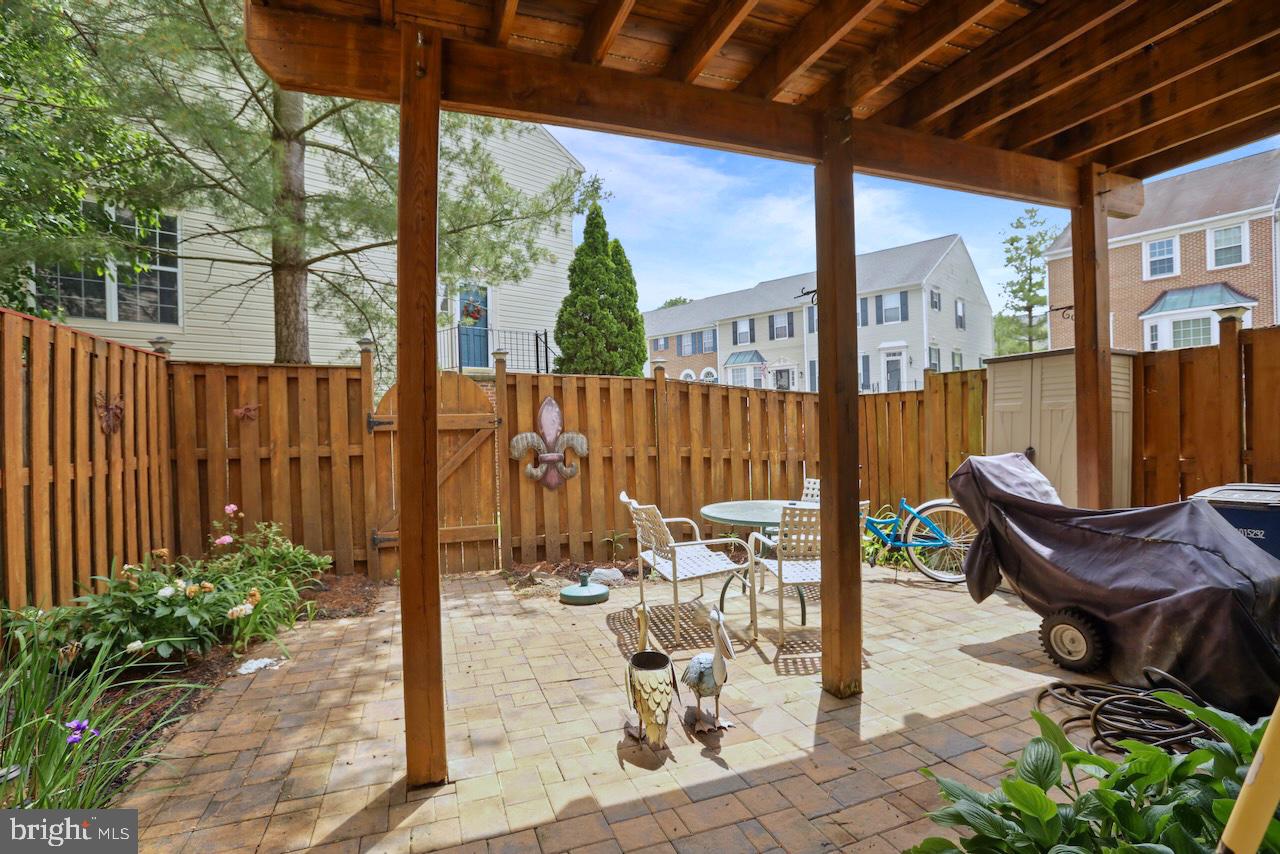 UNIVERSITY CENTER - Residential