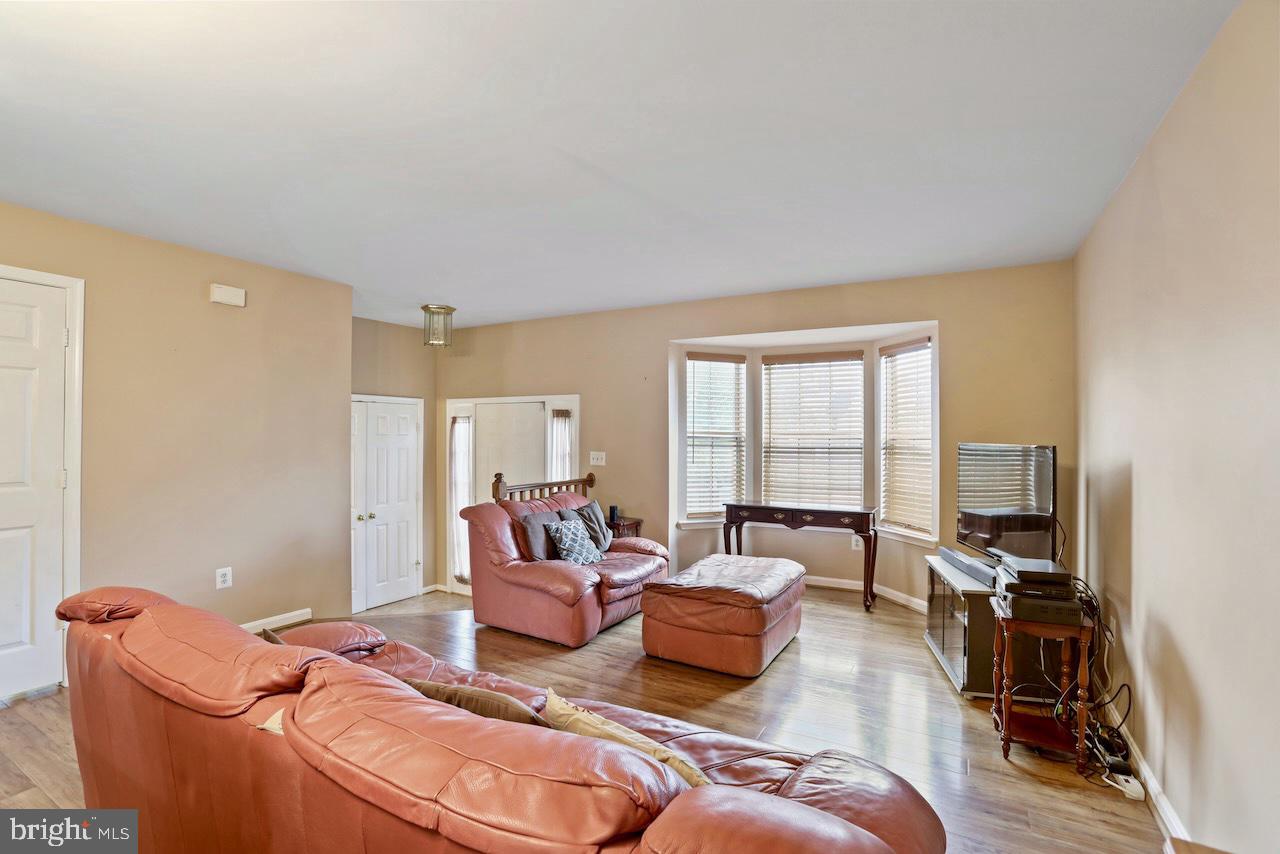 UNIVERSITY CENTER - Residential