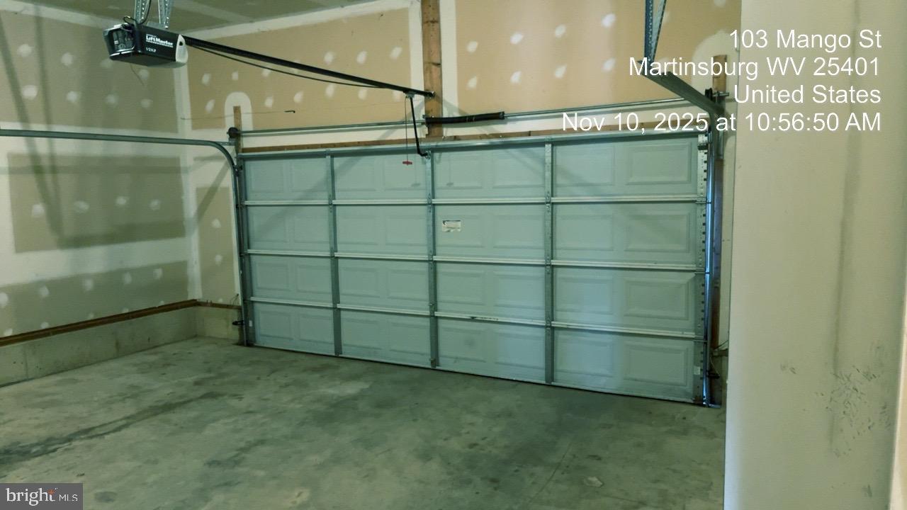 ROSEMONT ORCHARD - Residential Lease