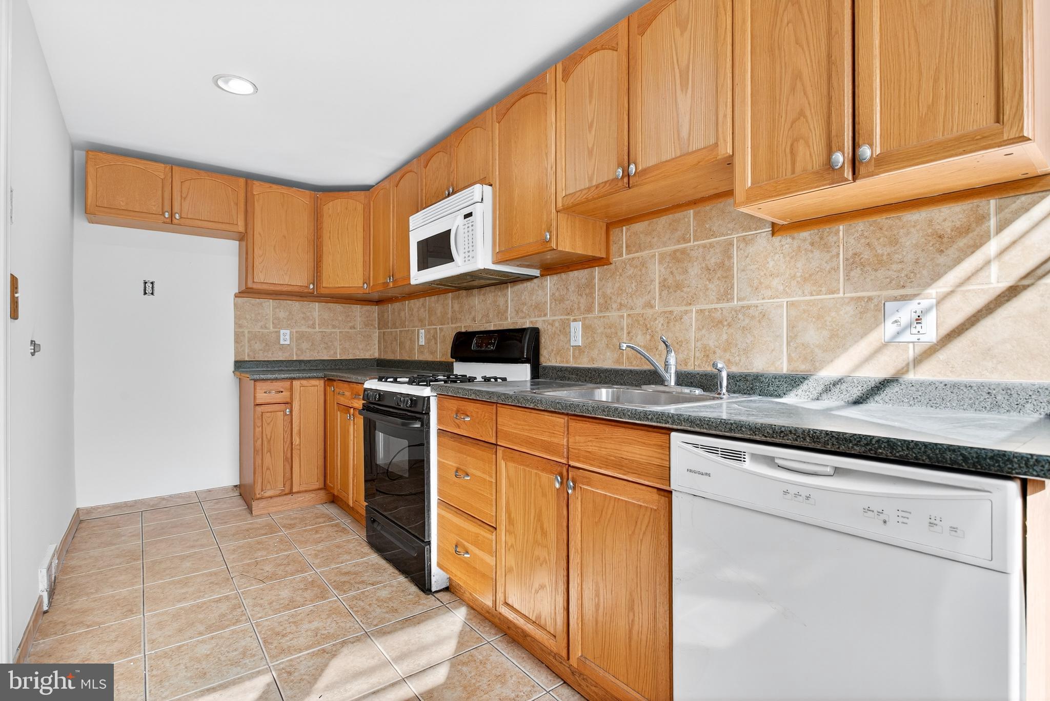 DELMAR VILLAGE - Residential