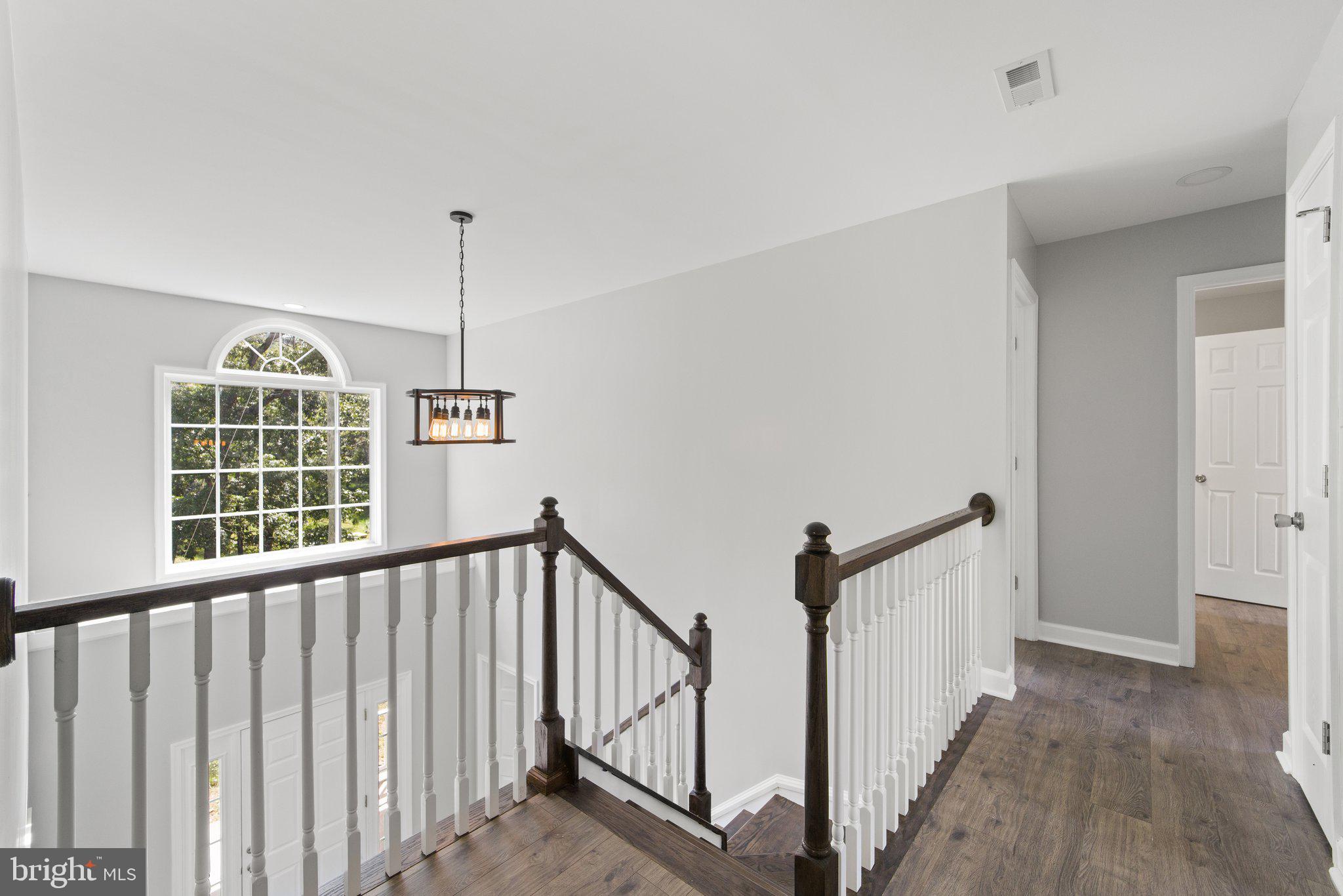 BARB MOUNTAIN ESTATES - Residential