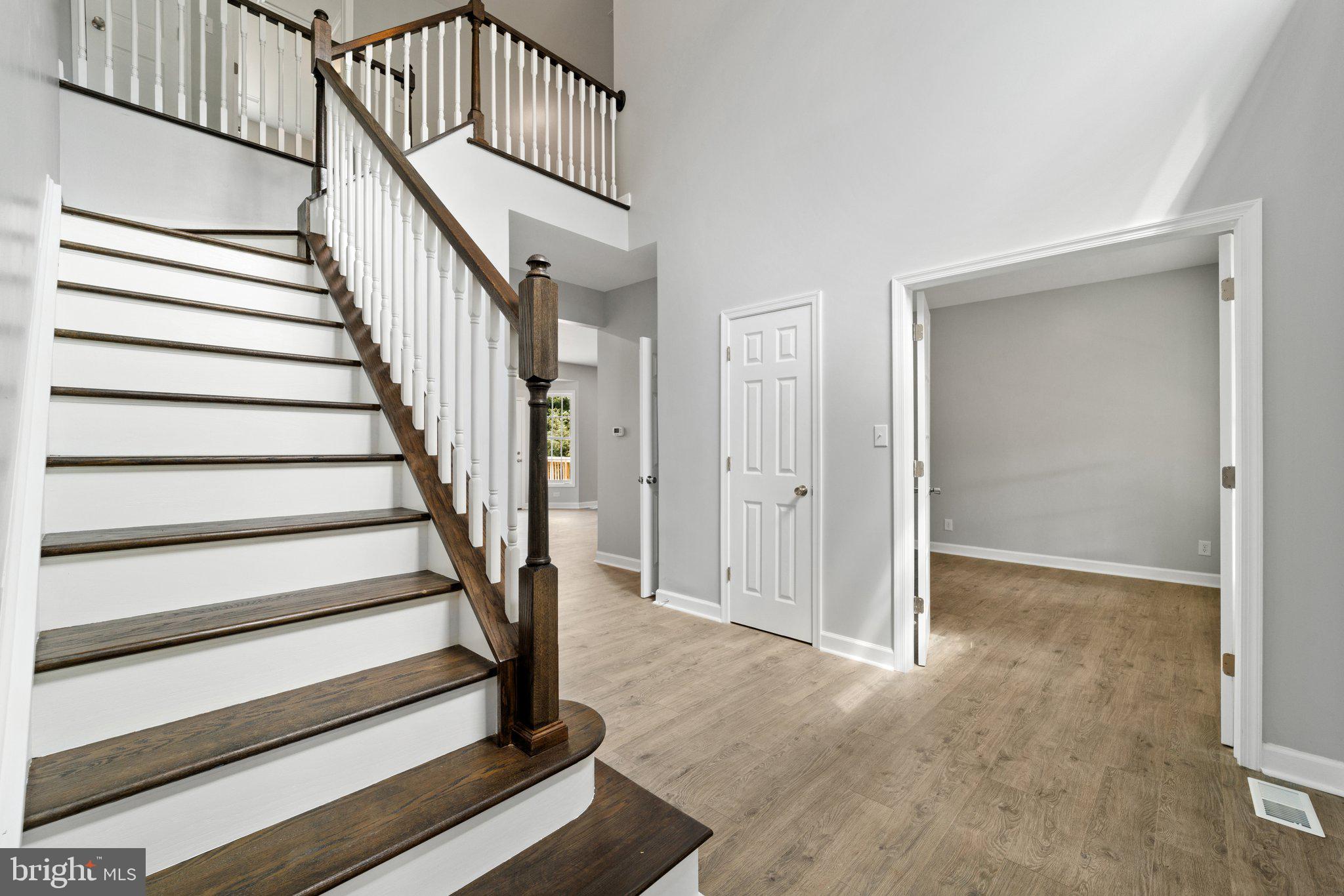 BARB MOUNTAIN ESTATES - Residential