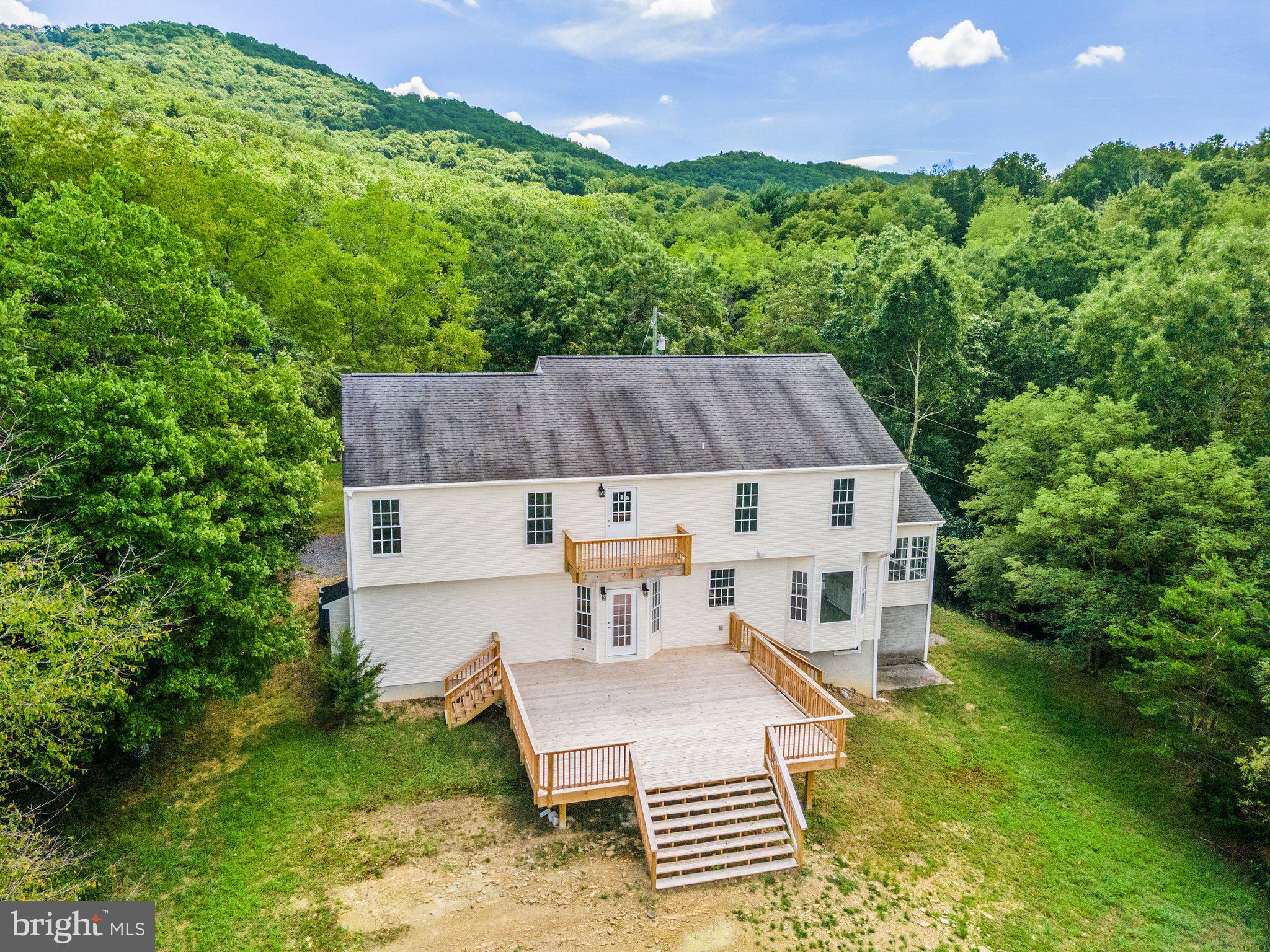 BARB MOUNTAIN ESTATES - Residential