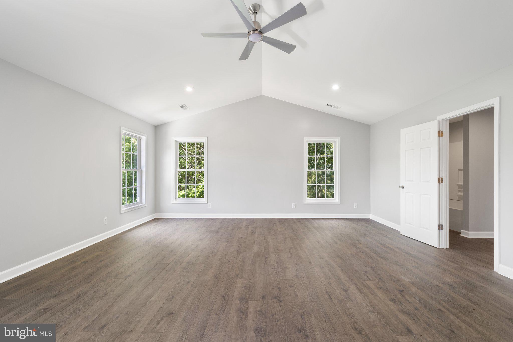 BARB MOUNTAIN ESTATES - Residential