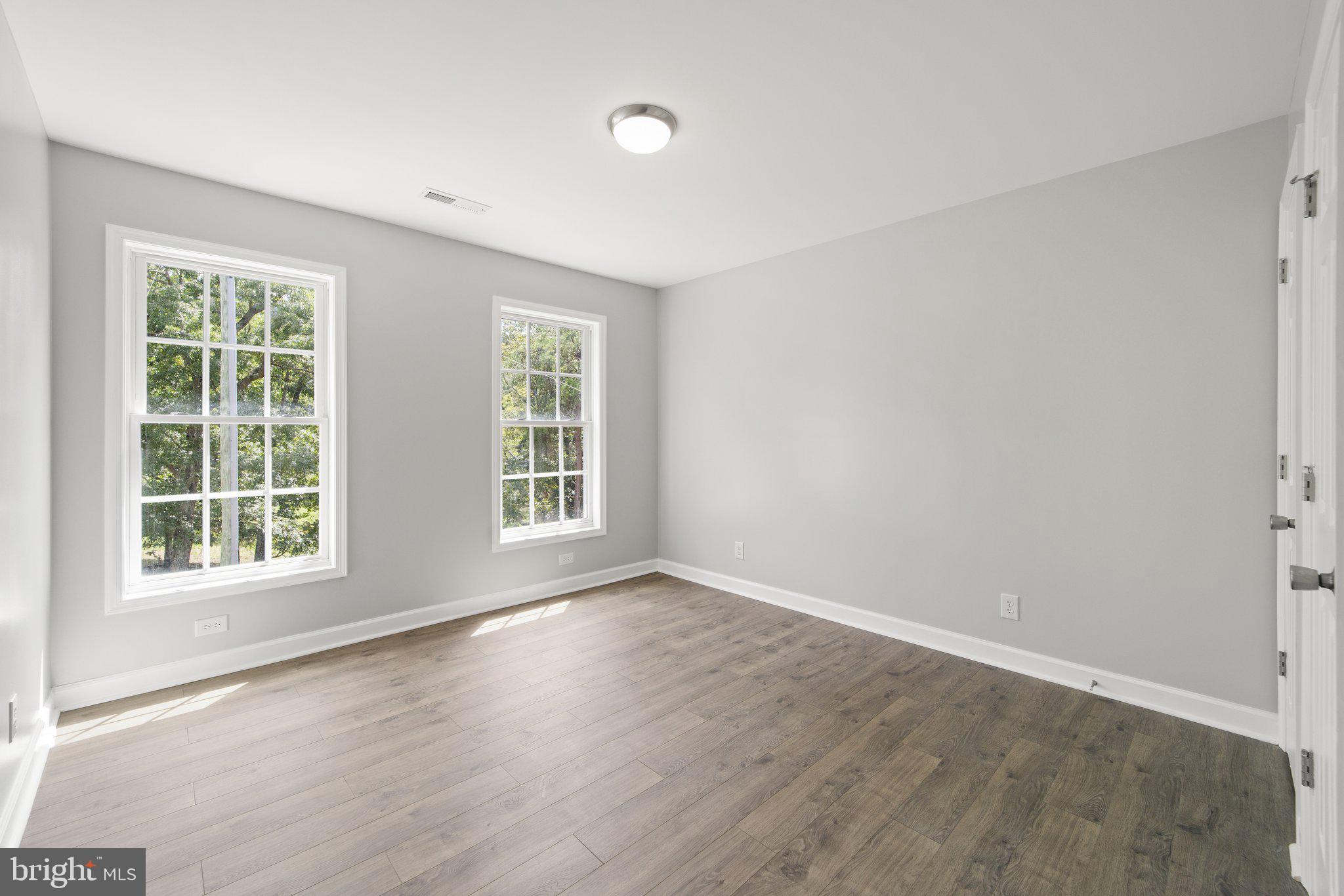 BARB MOUNTAIN ESTATES - Residential