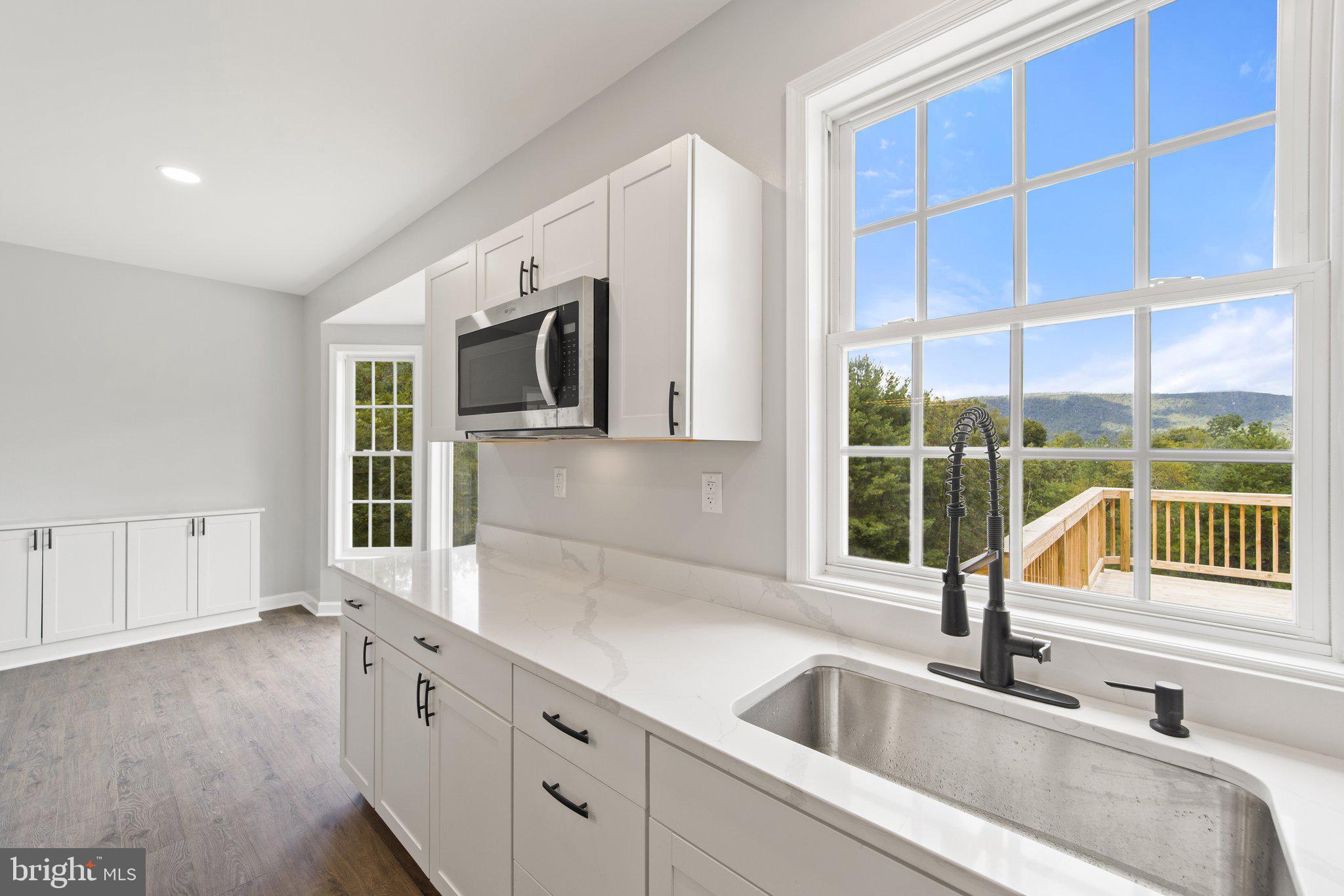 BARB MOUNTAIN ESTATES - Residential