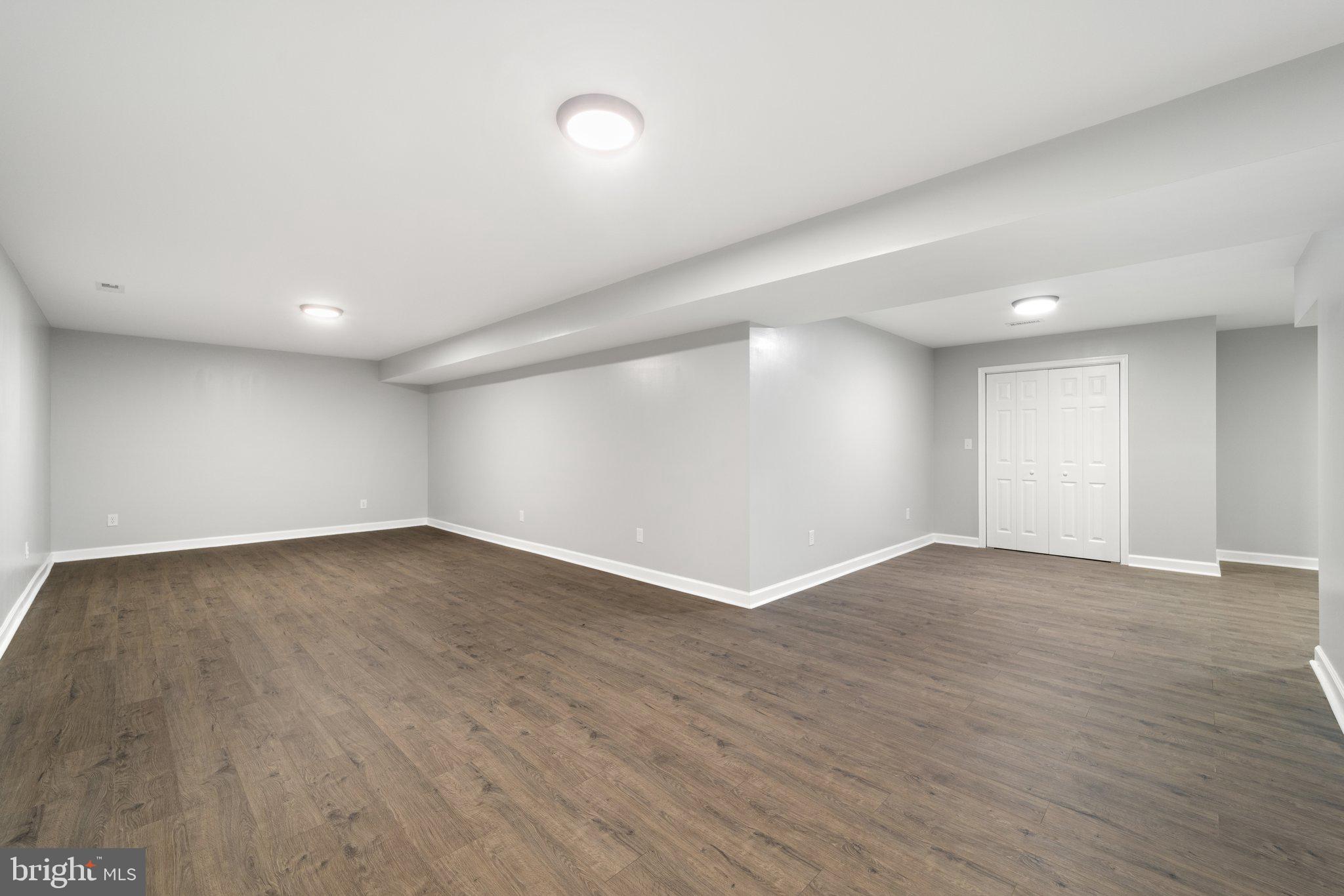 BARB MOUNTAIN ESTATES - Residential