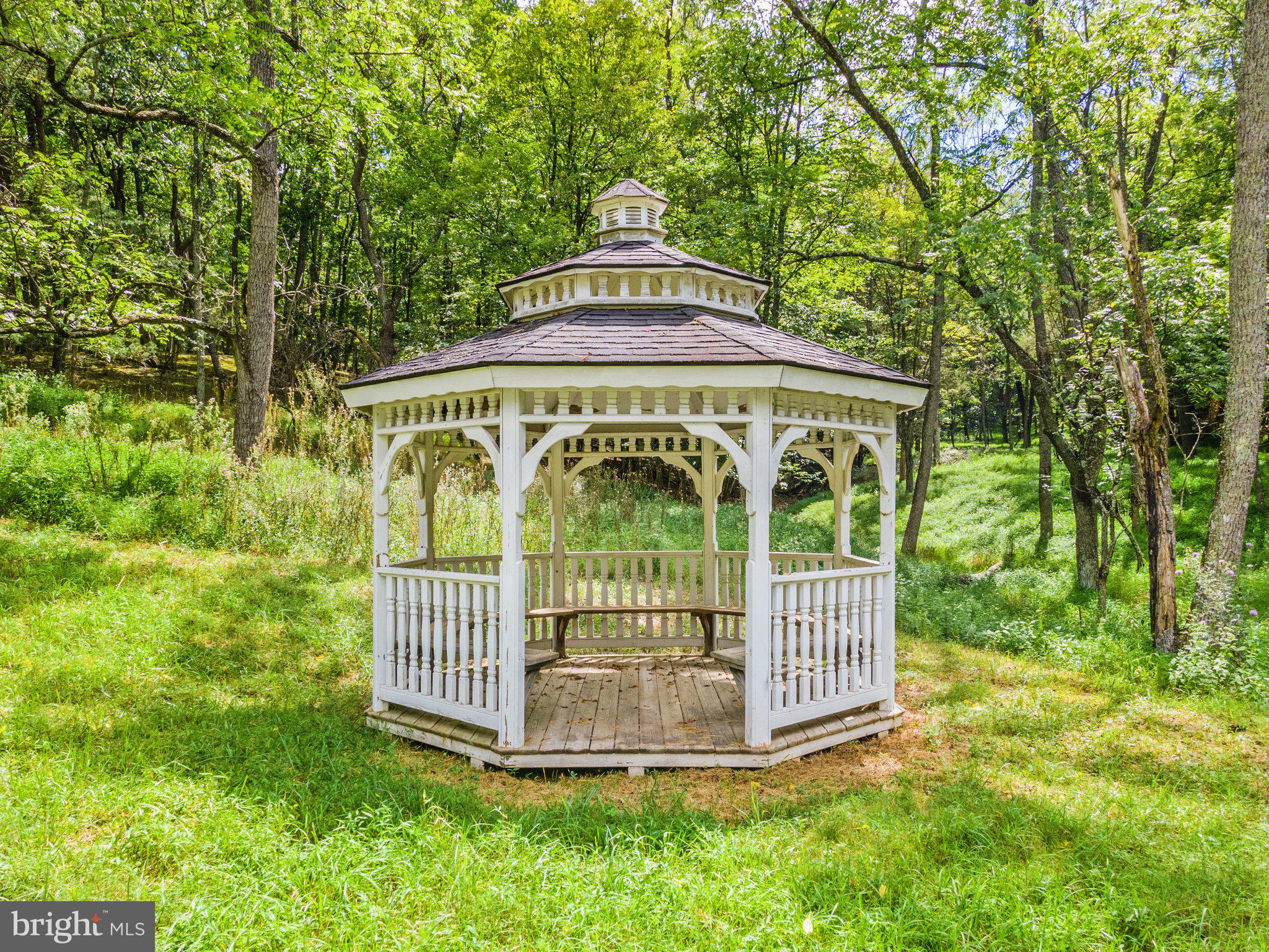 BARB MOUNTAIN ESTATES - Residential