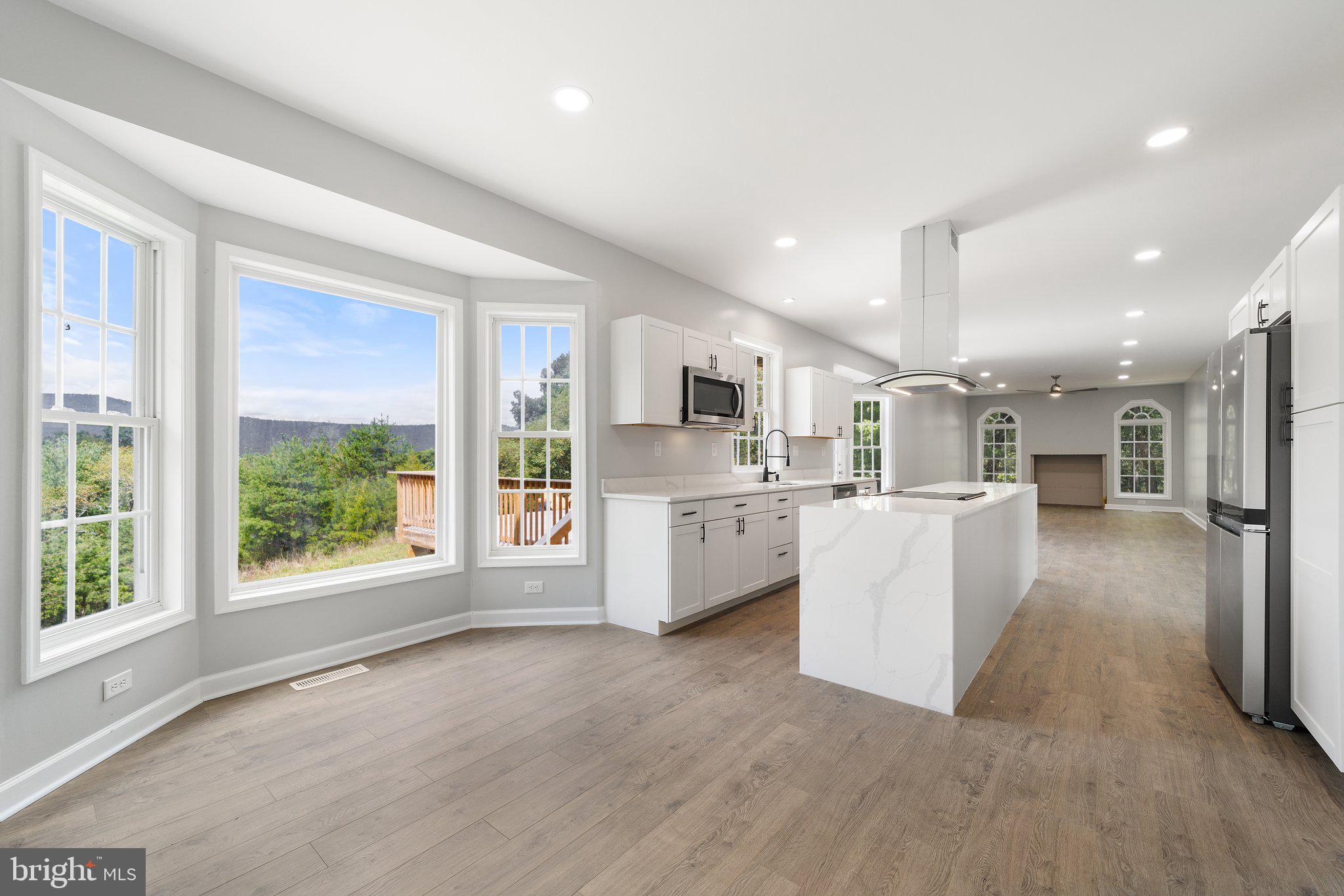 BARB MOUNTAIN ESTATES - Residential