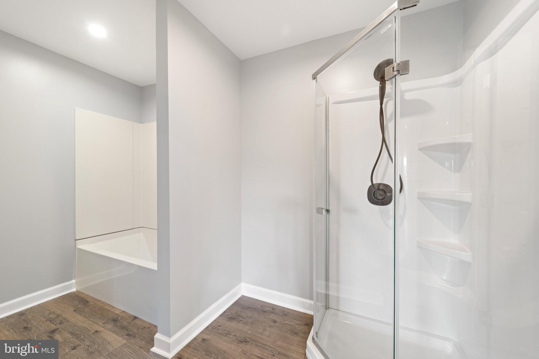 BARB MOUNTAIN ESTATES - Residential