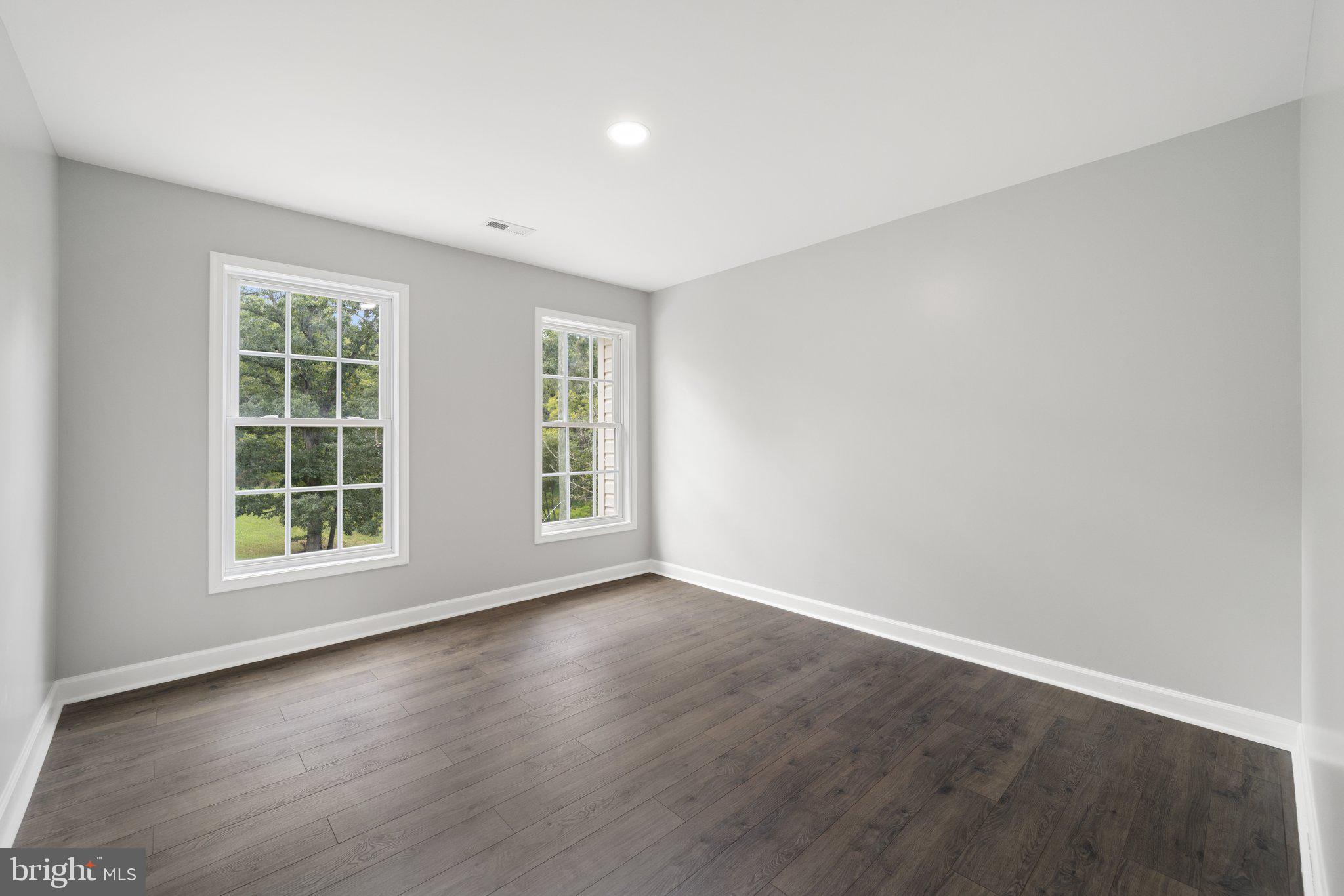 BARB MOUNTAIN ESTATES - Residential