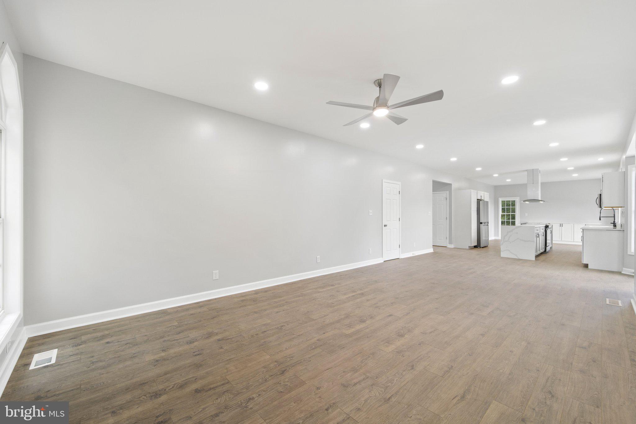 BARB MOUNTAIN ESTATES - Residential