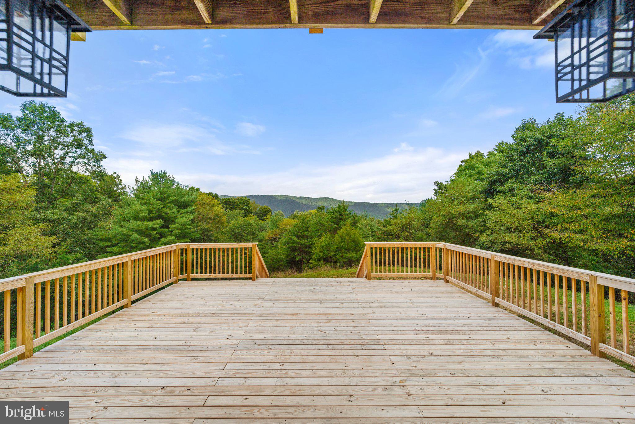 BARB MOUNTAIN ESTATES - Residential