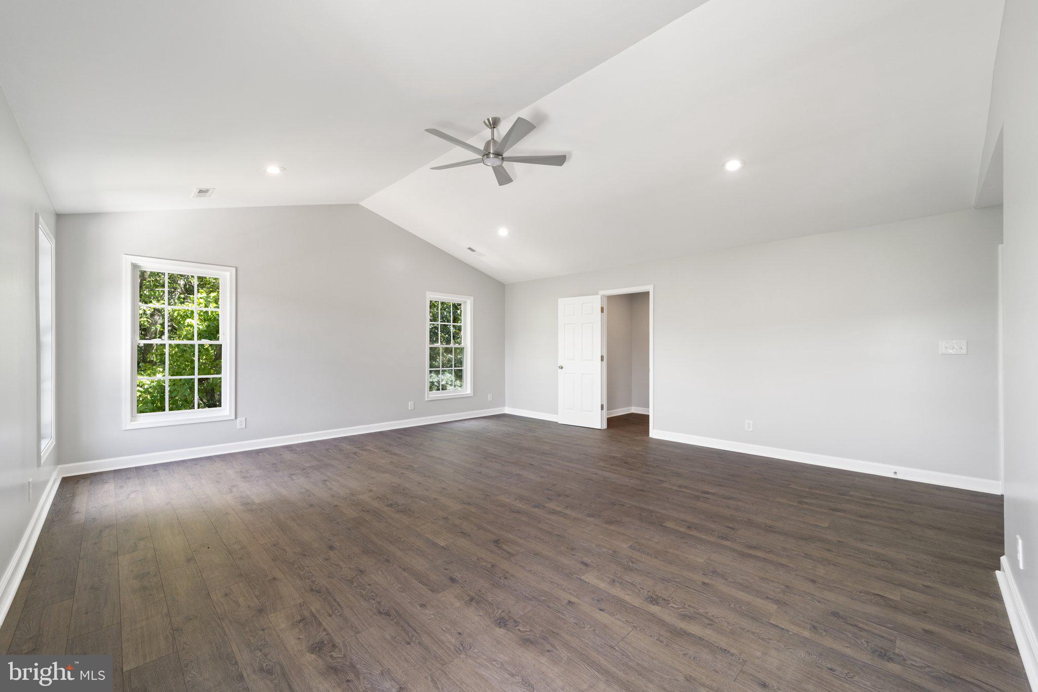 BARB MOUNTAIN ESTATES - Residential