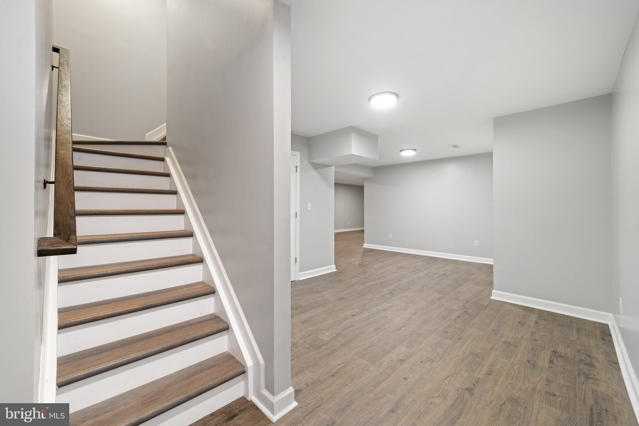 BARB MOUNTAIN ESTATES - Residential