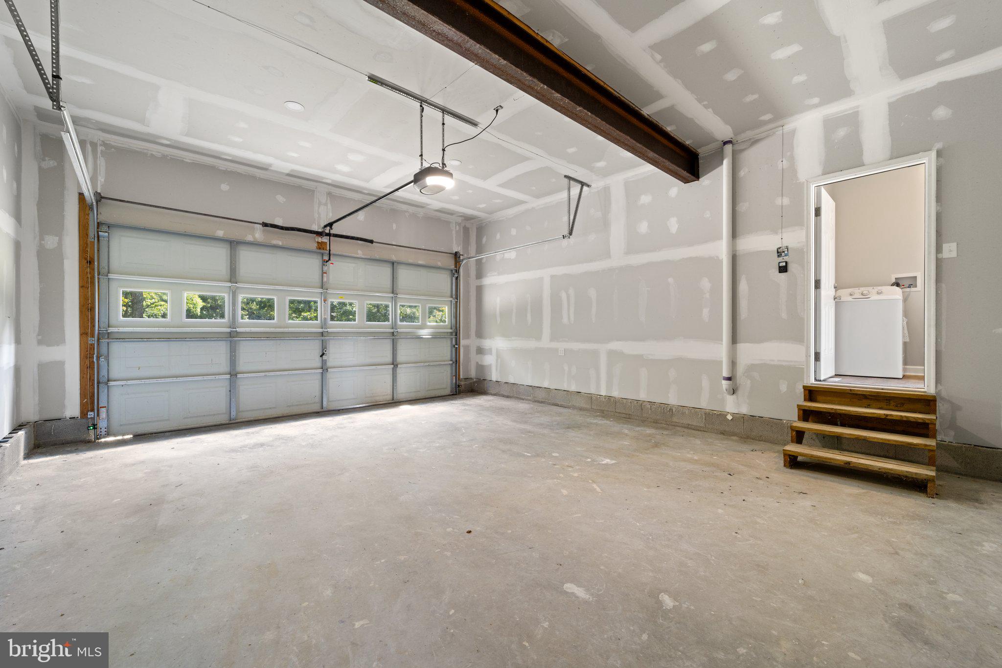 BARB MOUNTAIN ESTATES - Residential