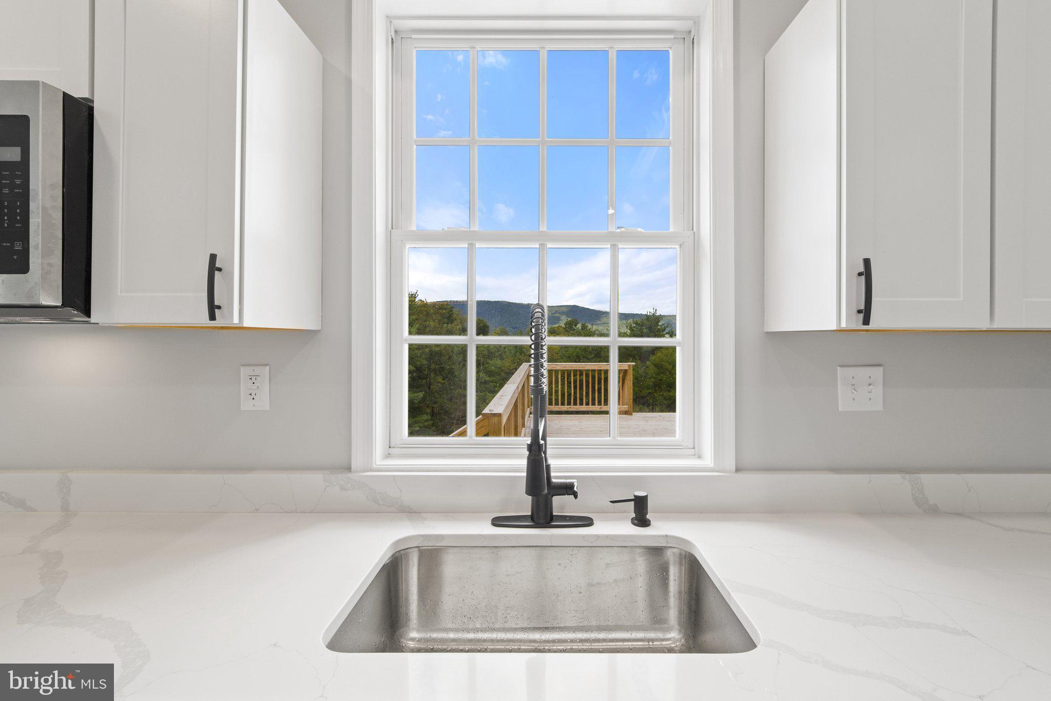 BARB MOUNTAIN ESTATES - Residential