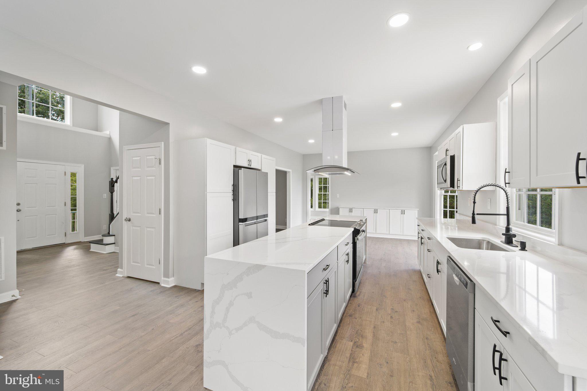 BARB MOUNTAIN ESTATES - Residential