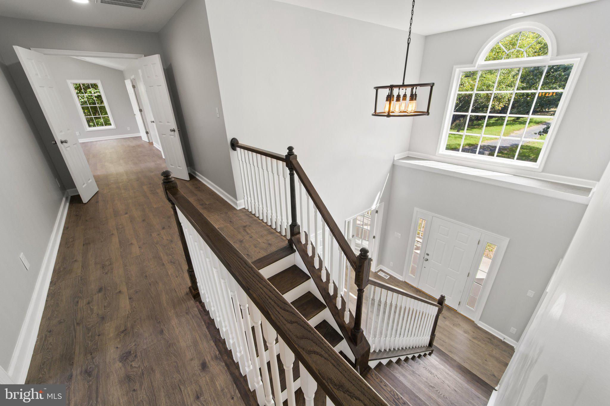 BARB MOUNTAIN ESTATES - Residential