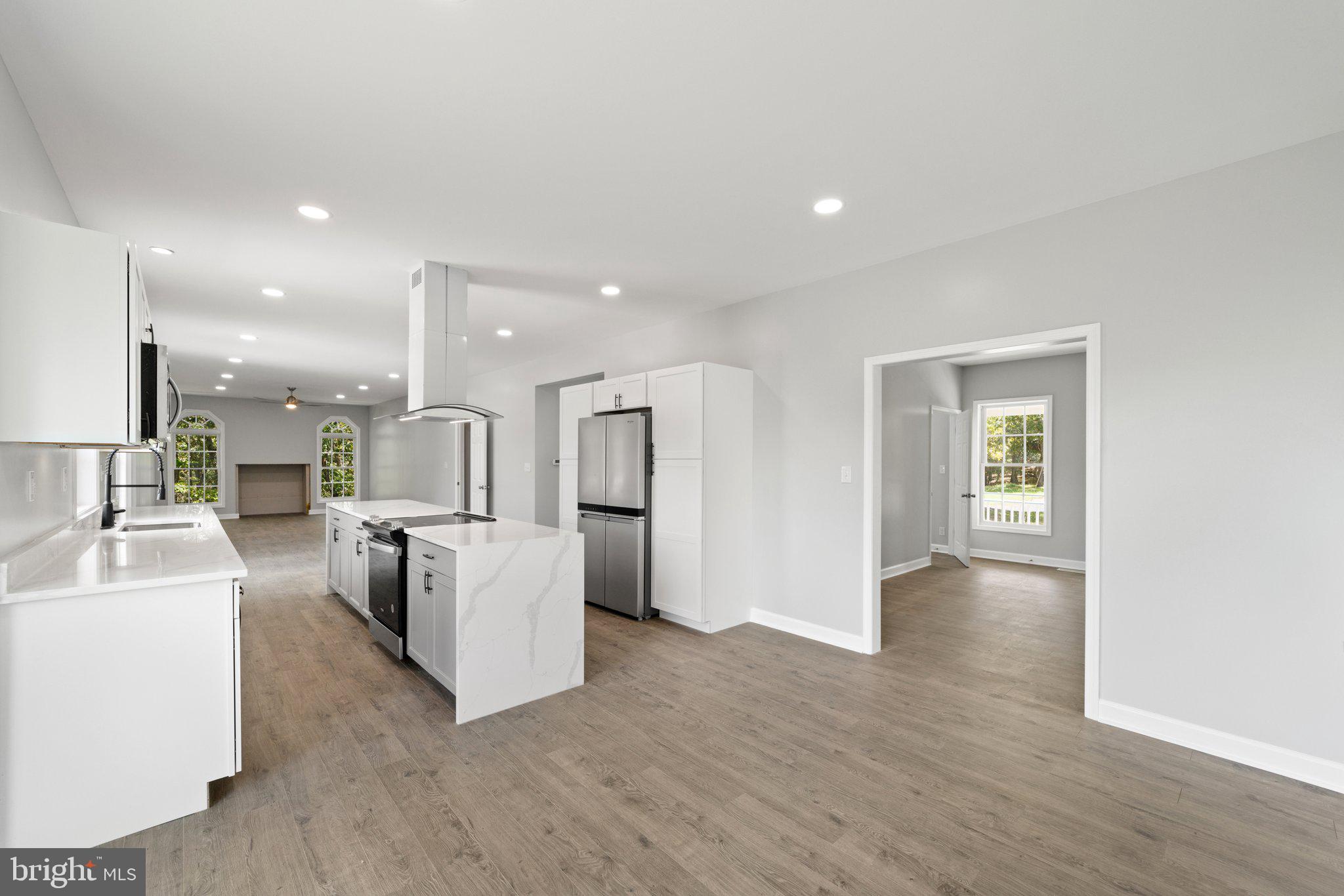 BARB MOUNTAIN ESTATES - Residential