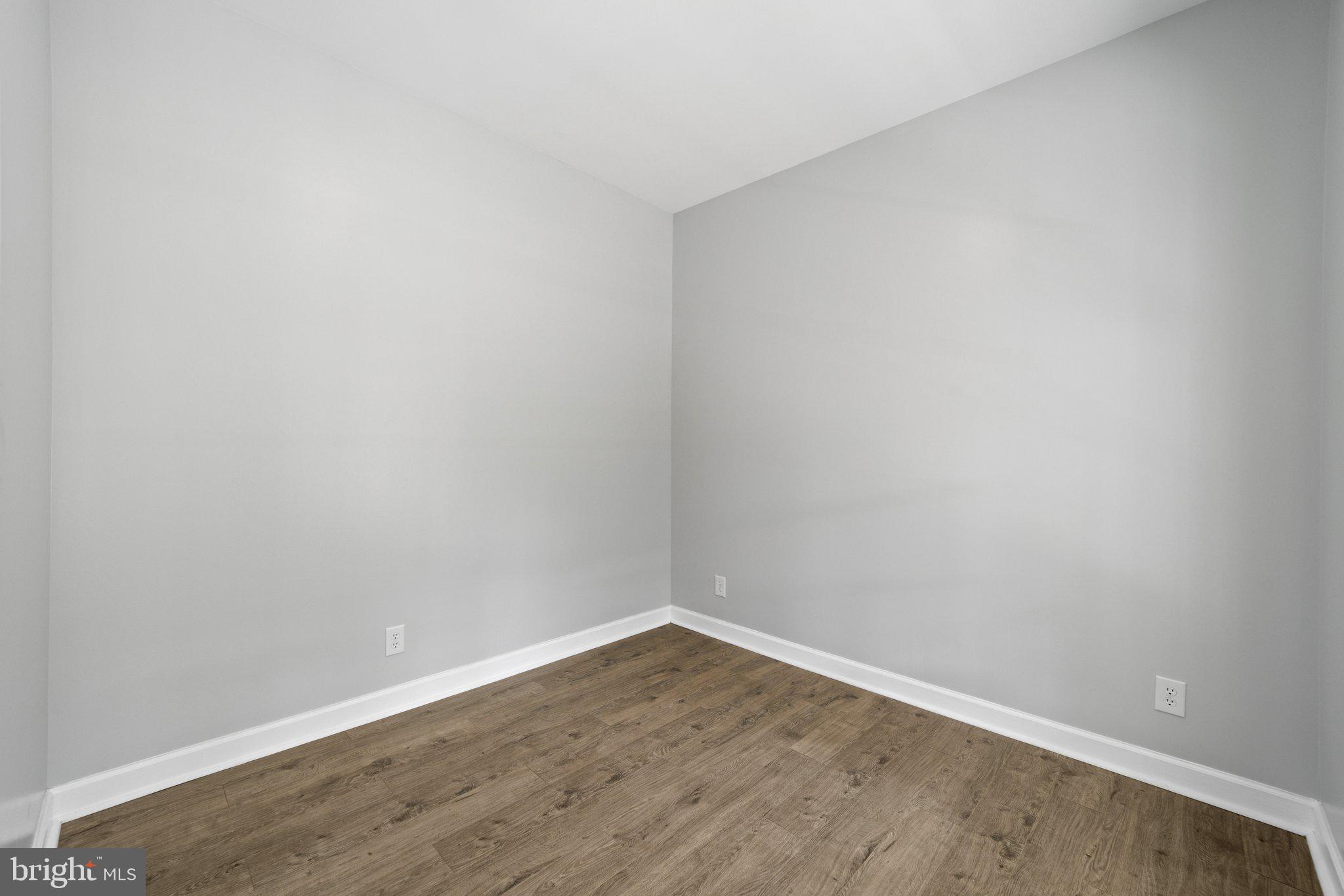 BARB MOUNTAIN ESTATES - Residential