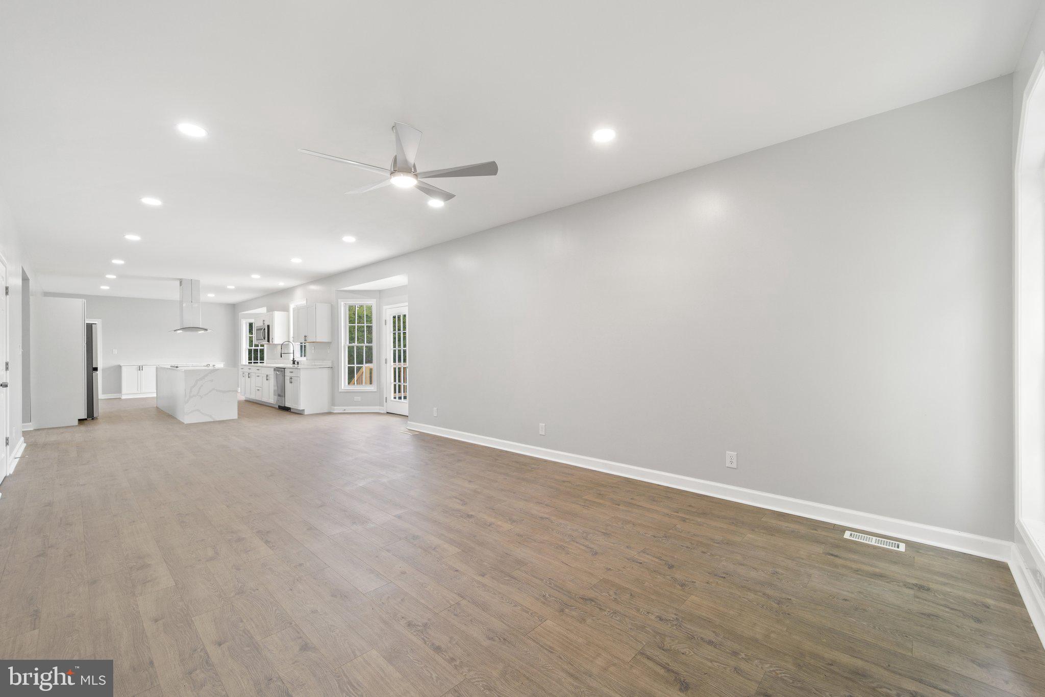 BARB MOUNTAIN ESTATES - Residential