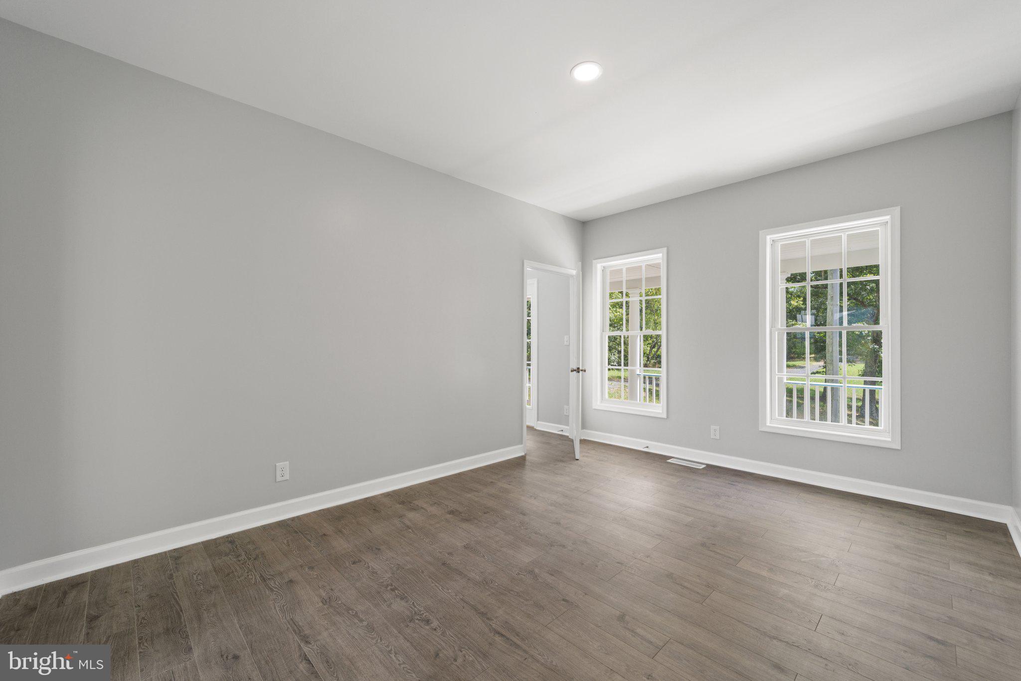 BARB MOUNTAIN ESTATES - Residential