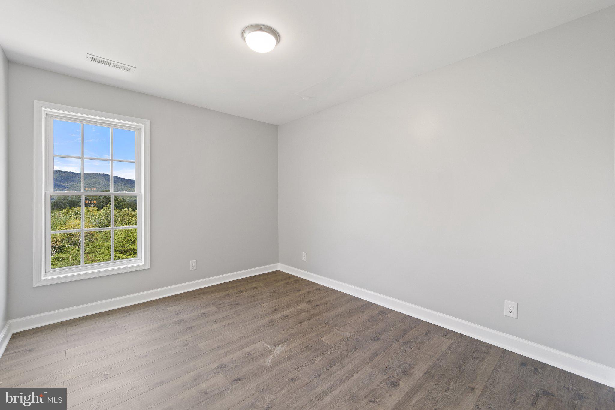 BARB MOUNTAIN ESTATES - Residential