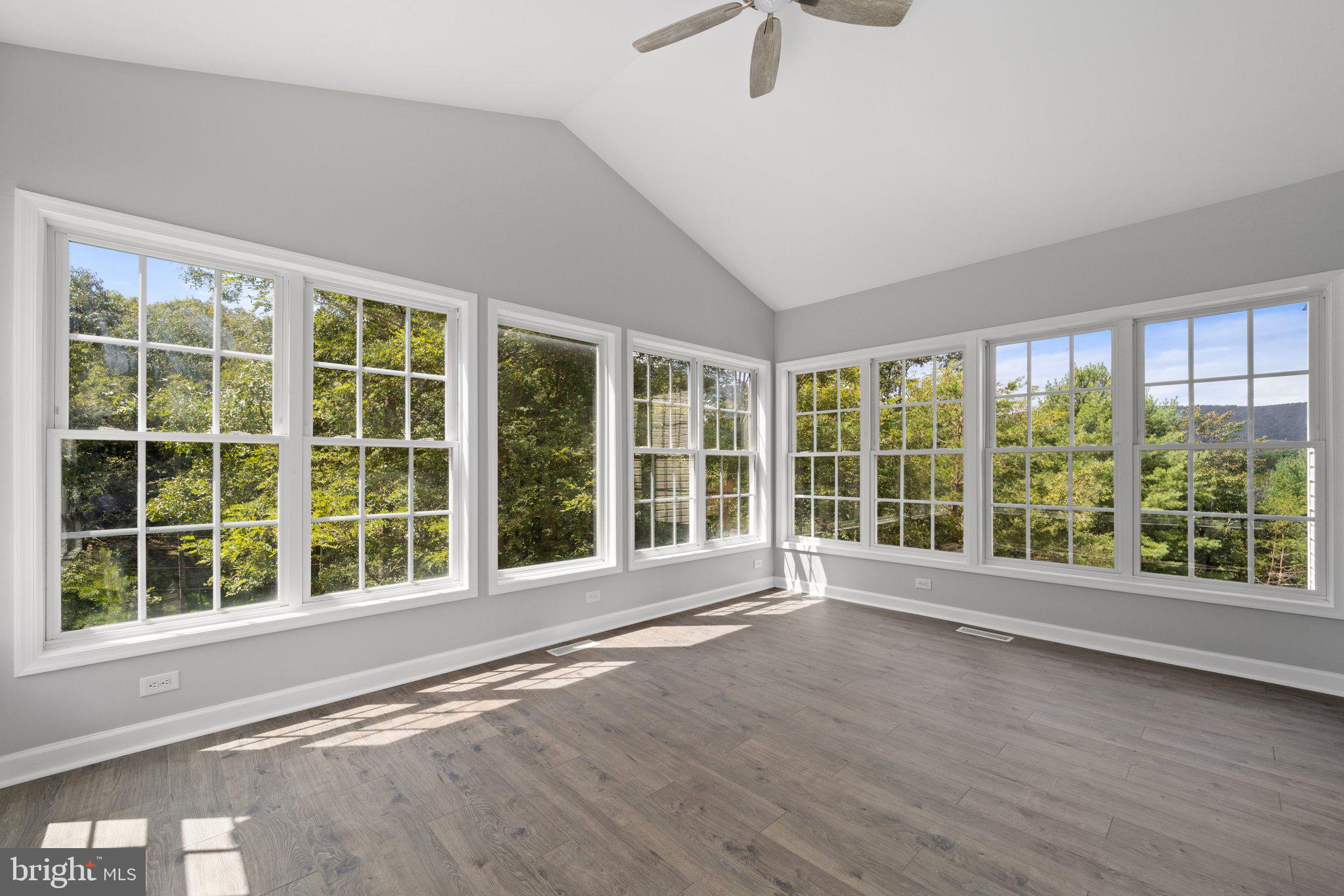 BARB MOUNTAIN ESTATES - Residential