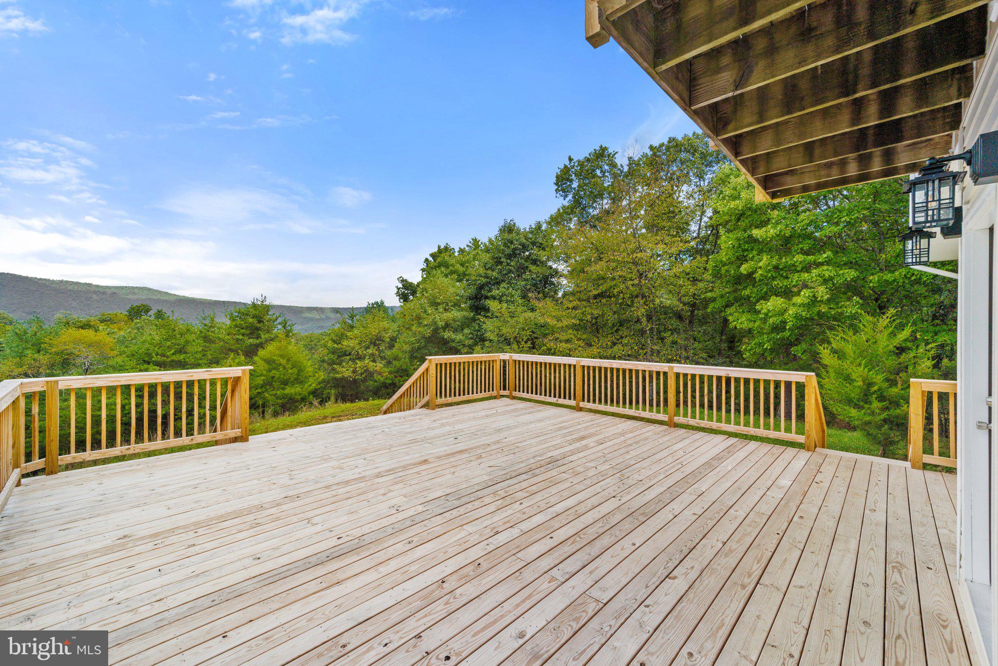 BARB MOUNTAIN ESTATES - Residential