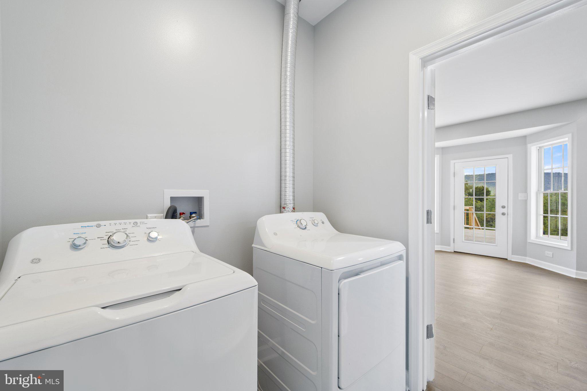 BARB MOUNTAIN ESTATES - Residential