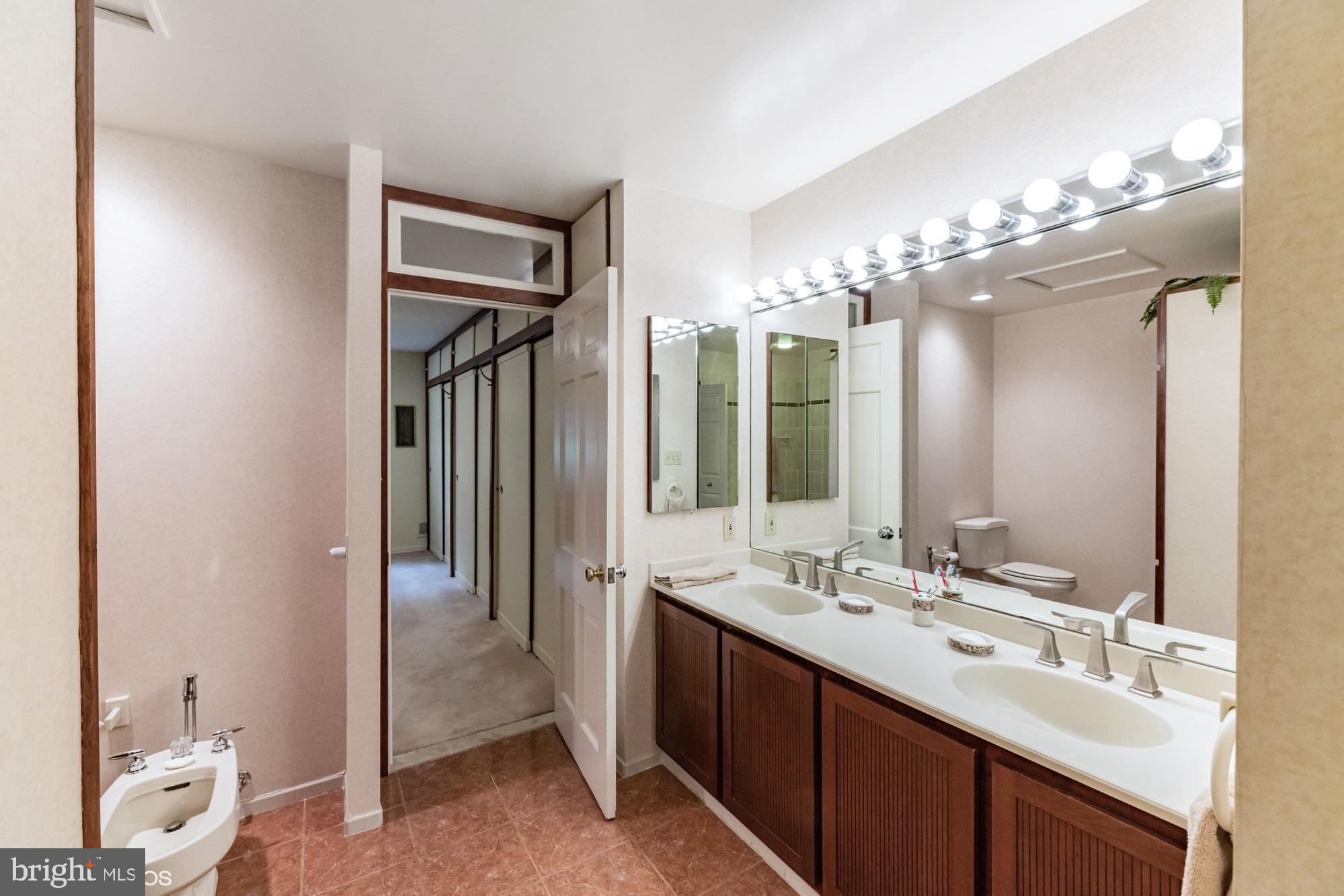 LUXMANOR - Residential