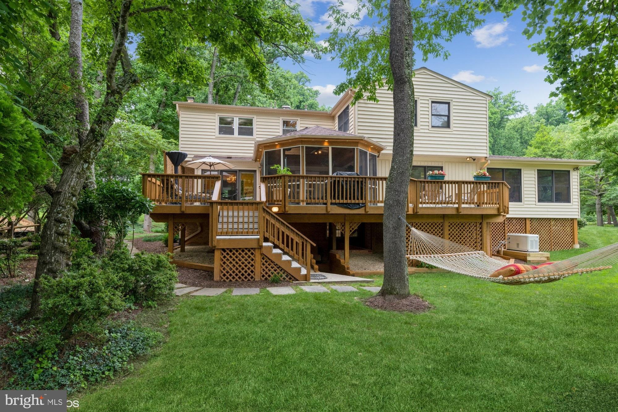 LUXMANOR - Residential