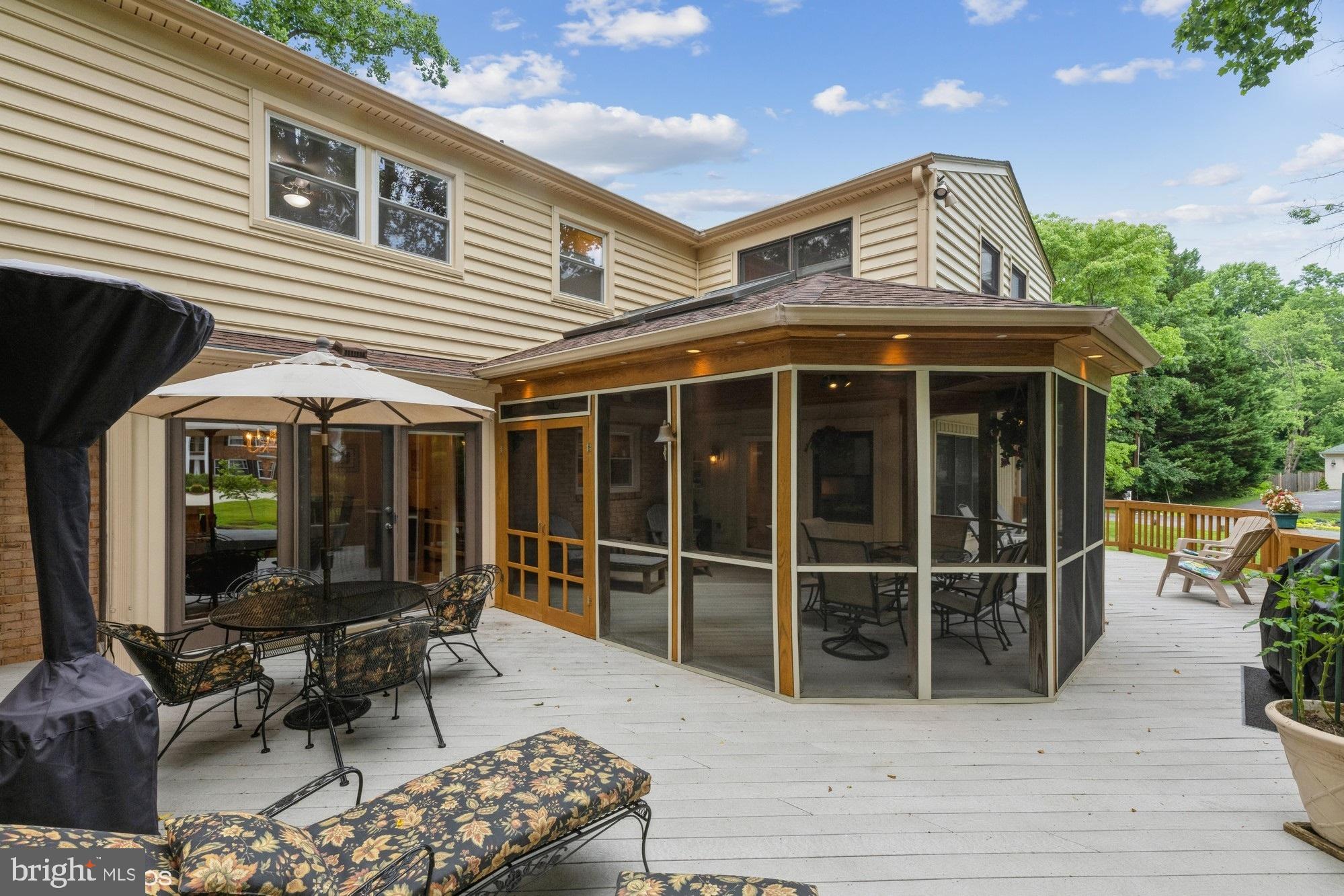 LUXMANOR - Residential