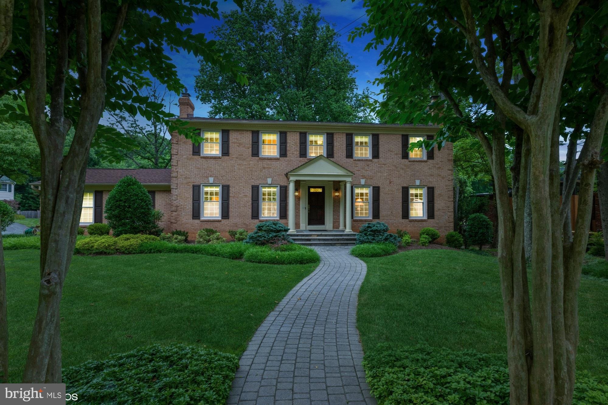 LUXMANOR - Residential