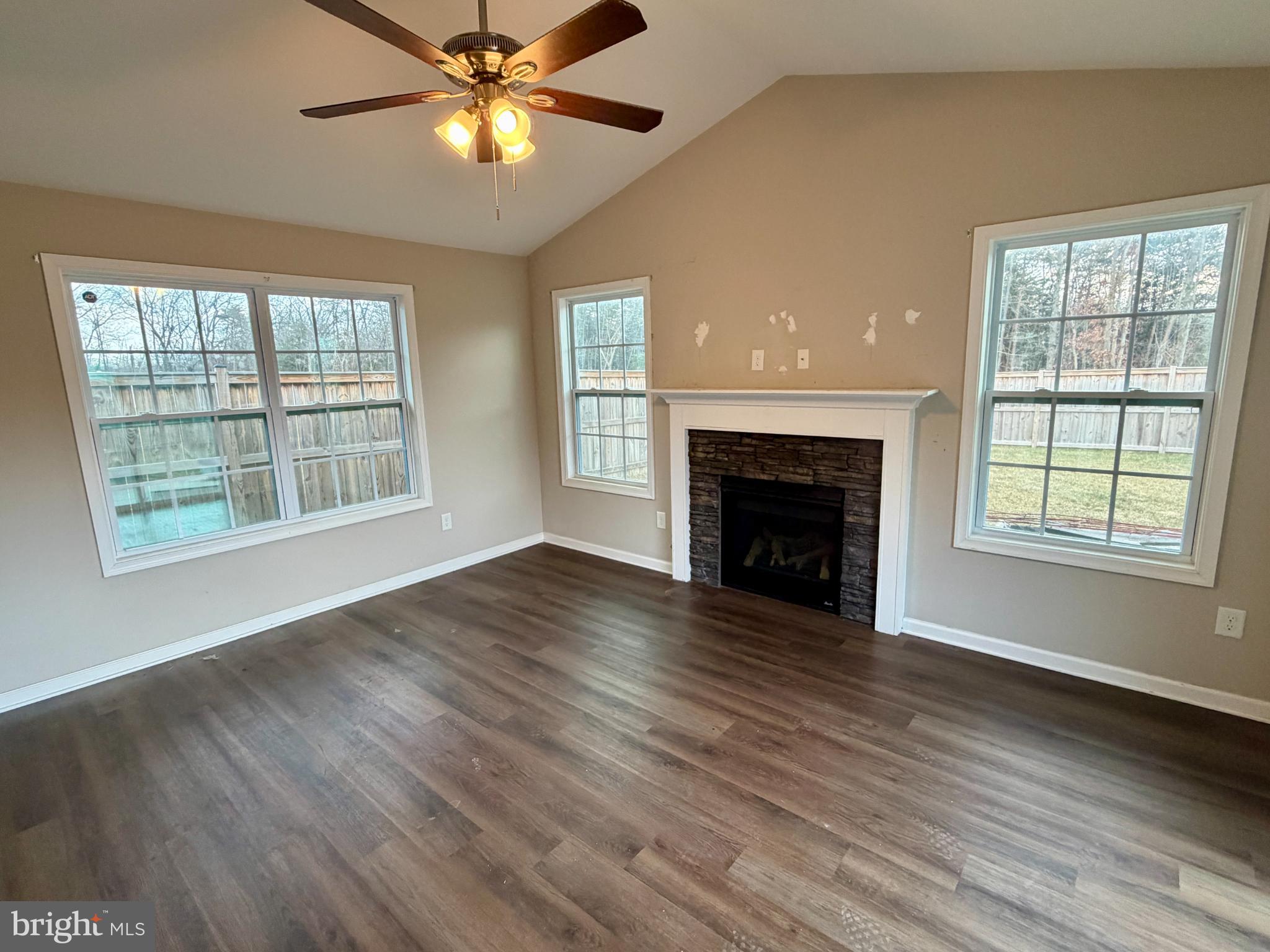 NADENBOUSCH PINES - Residential