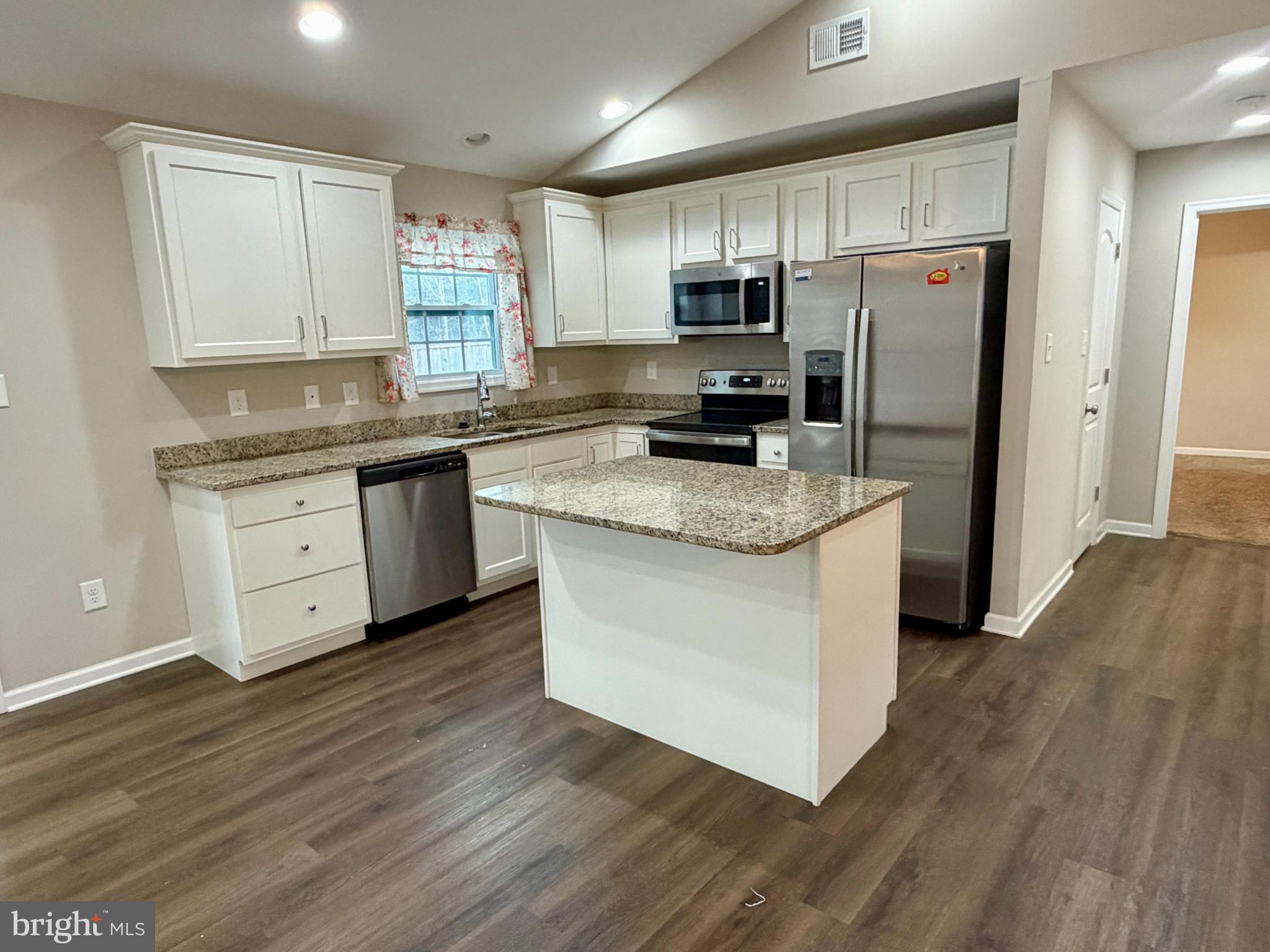 NADENBOUSCH PINES - Residential