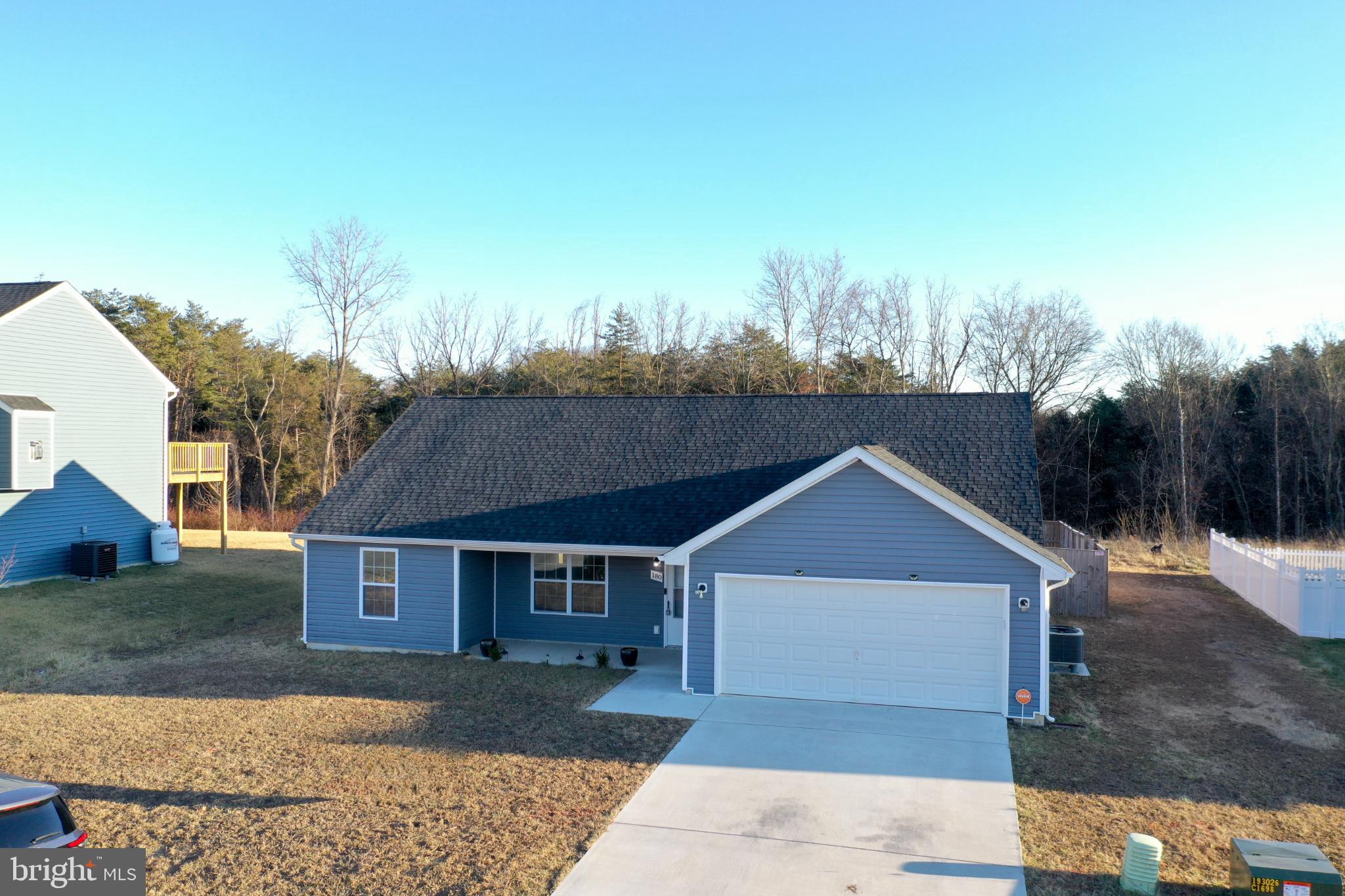 NADENBOUSCH PINES - Residential