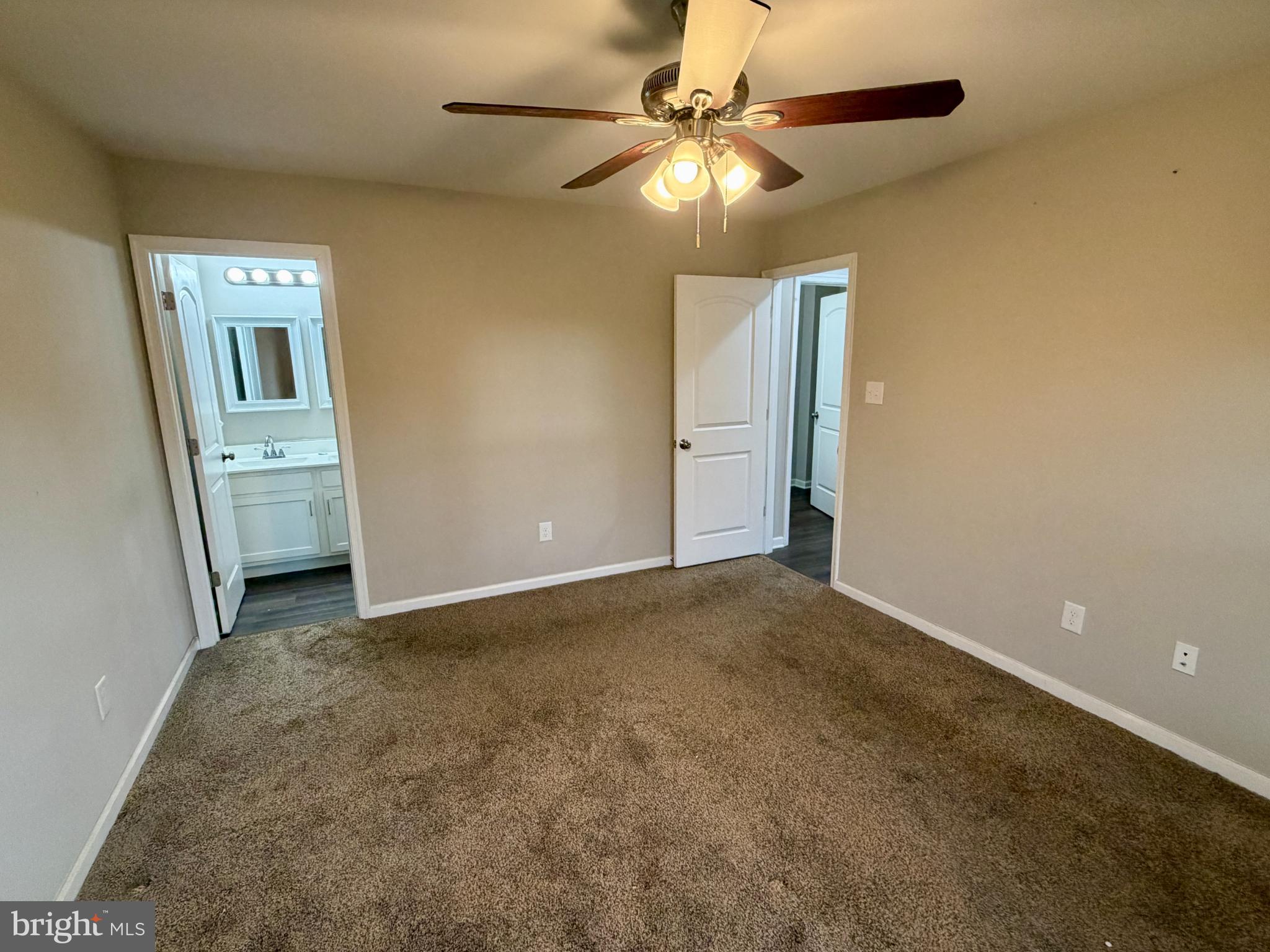 NADENBOUSCH PINES - Residential