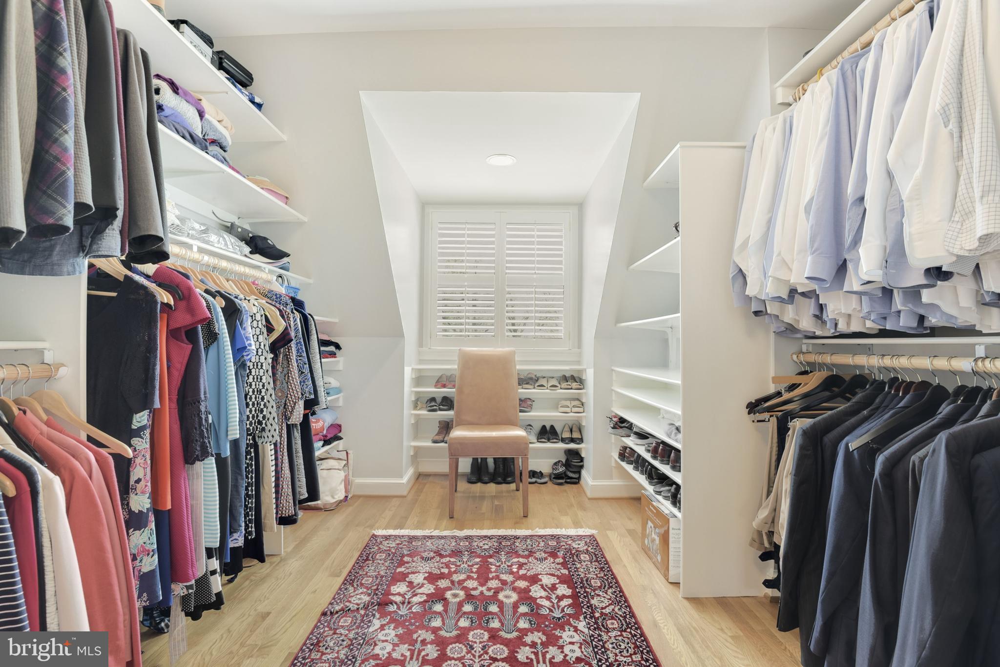 LARCHMONT - Residential