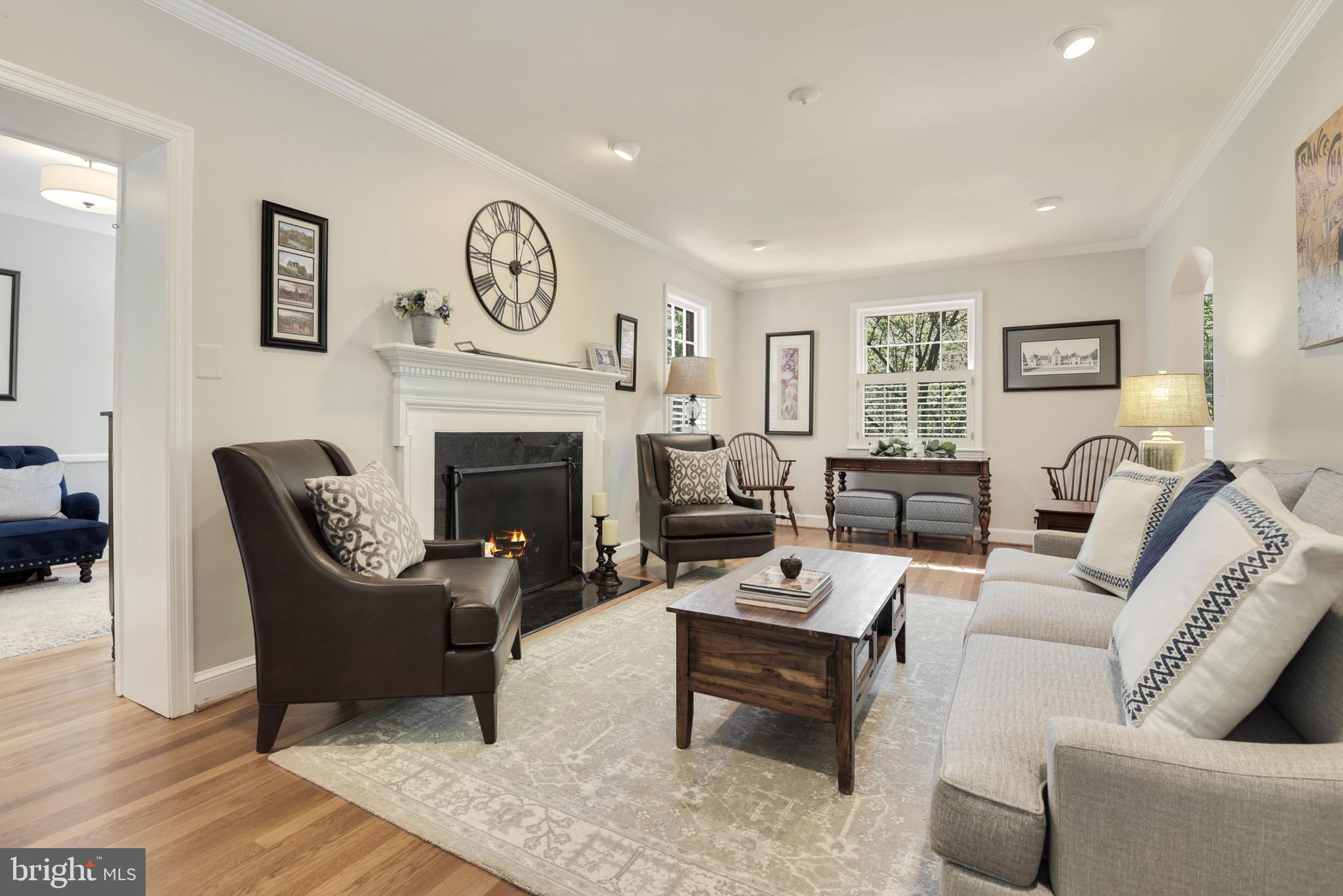 LARCHMONT - Residential