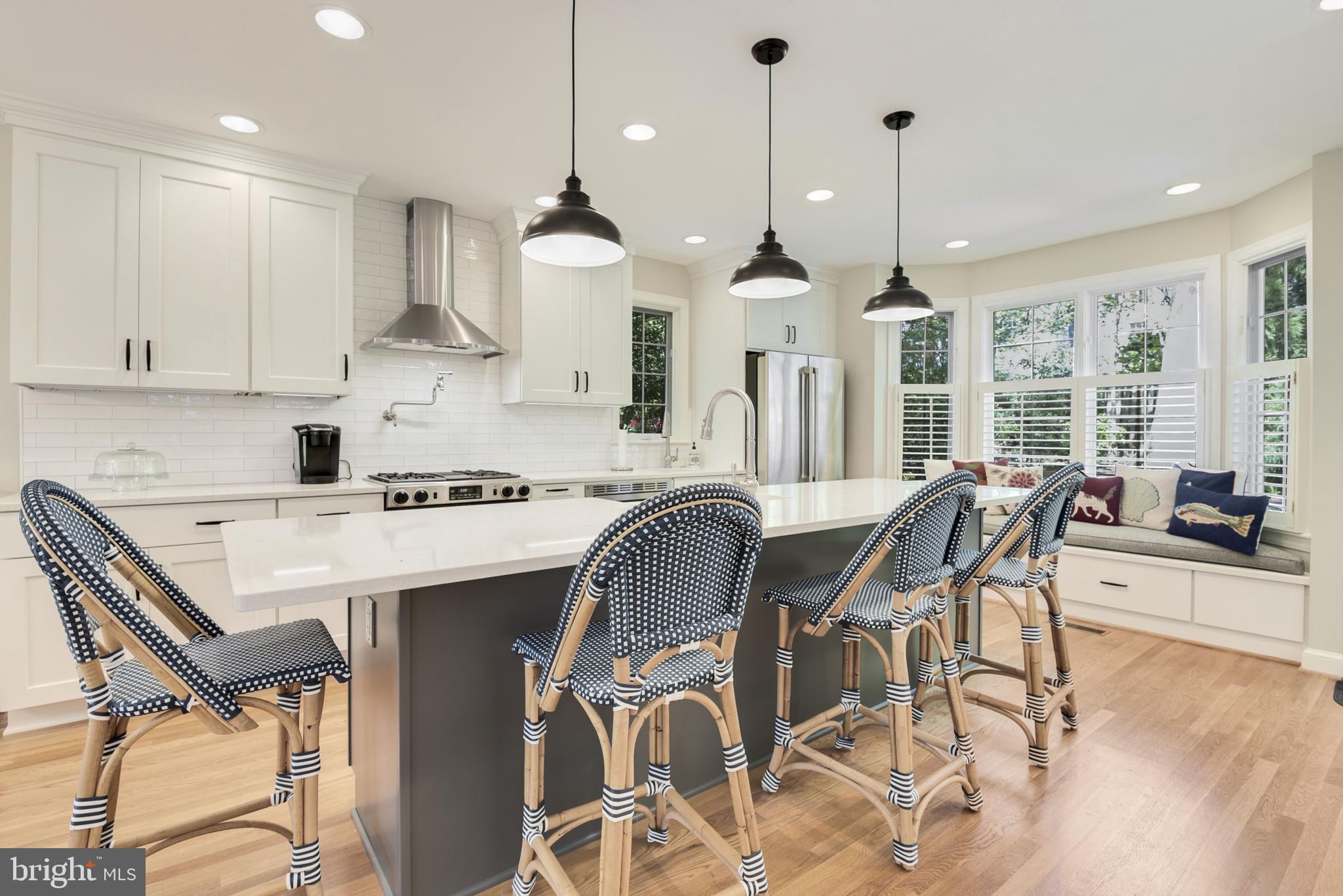 LARCHMONT - Residential