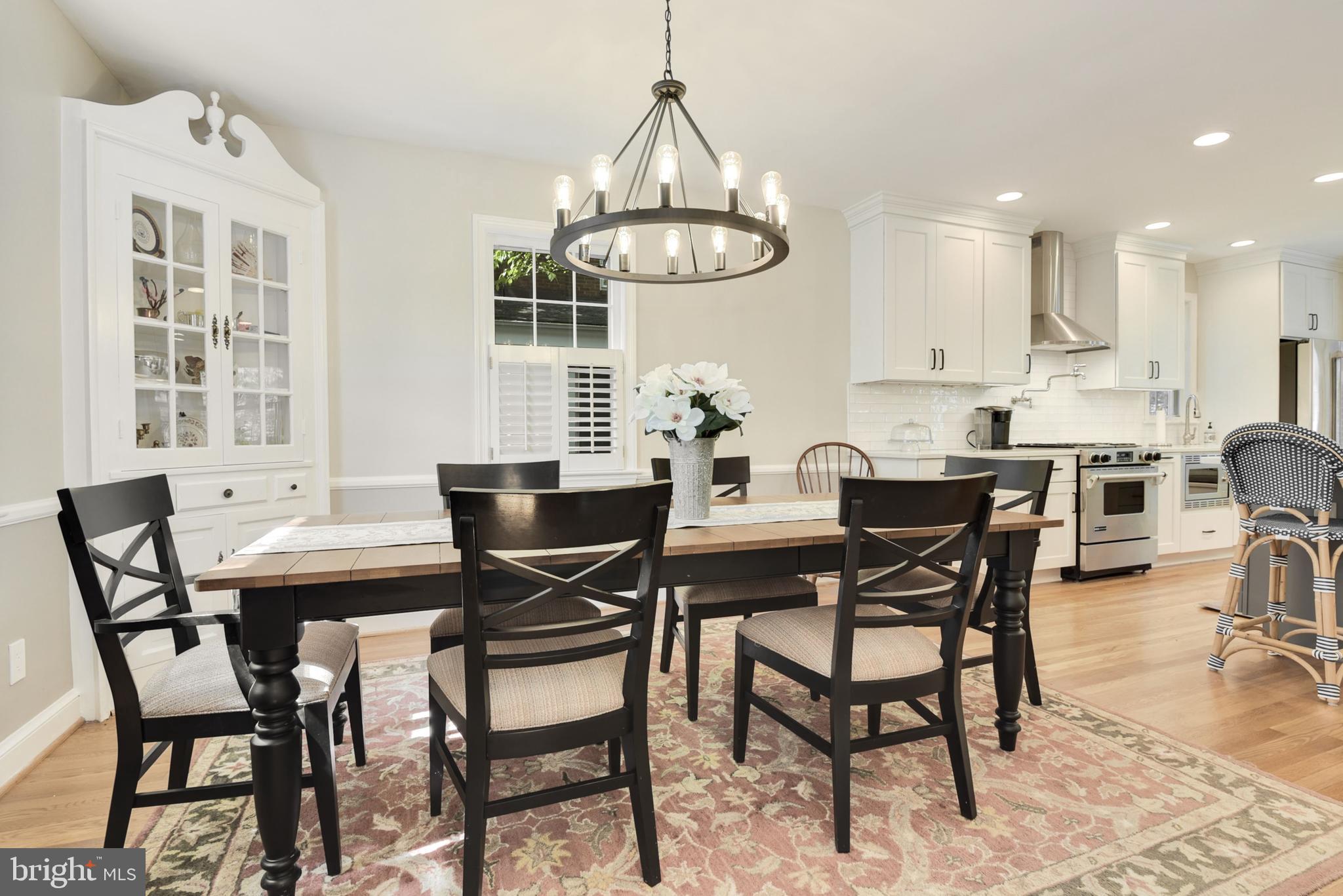 LARCHMONT - Residential