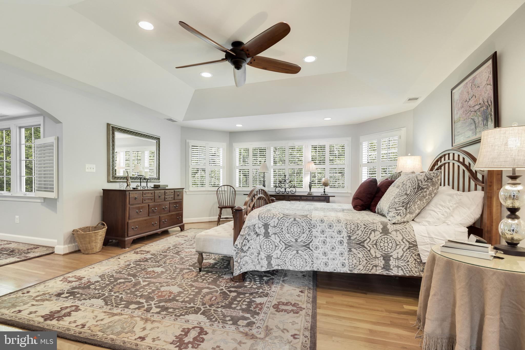 LARCHMONT - Residential