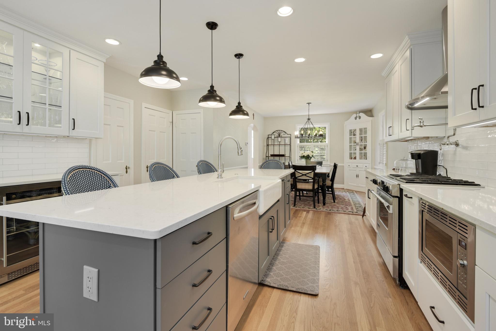 LARCHMONT - Residential