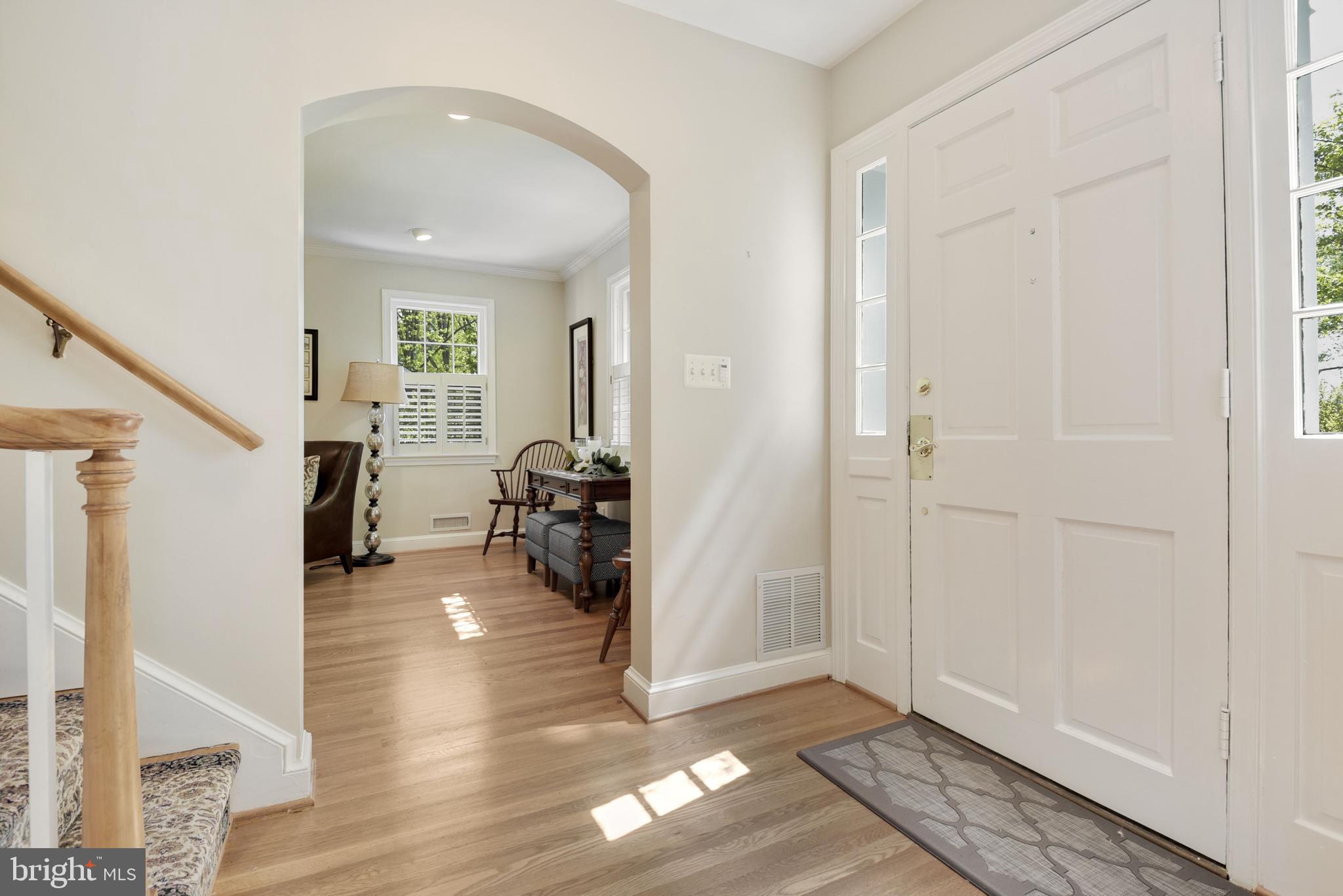 LARCHMONT - Residential