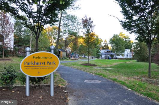 LARCHMONT - Residential