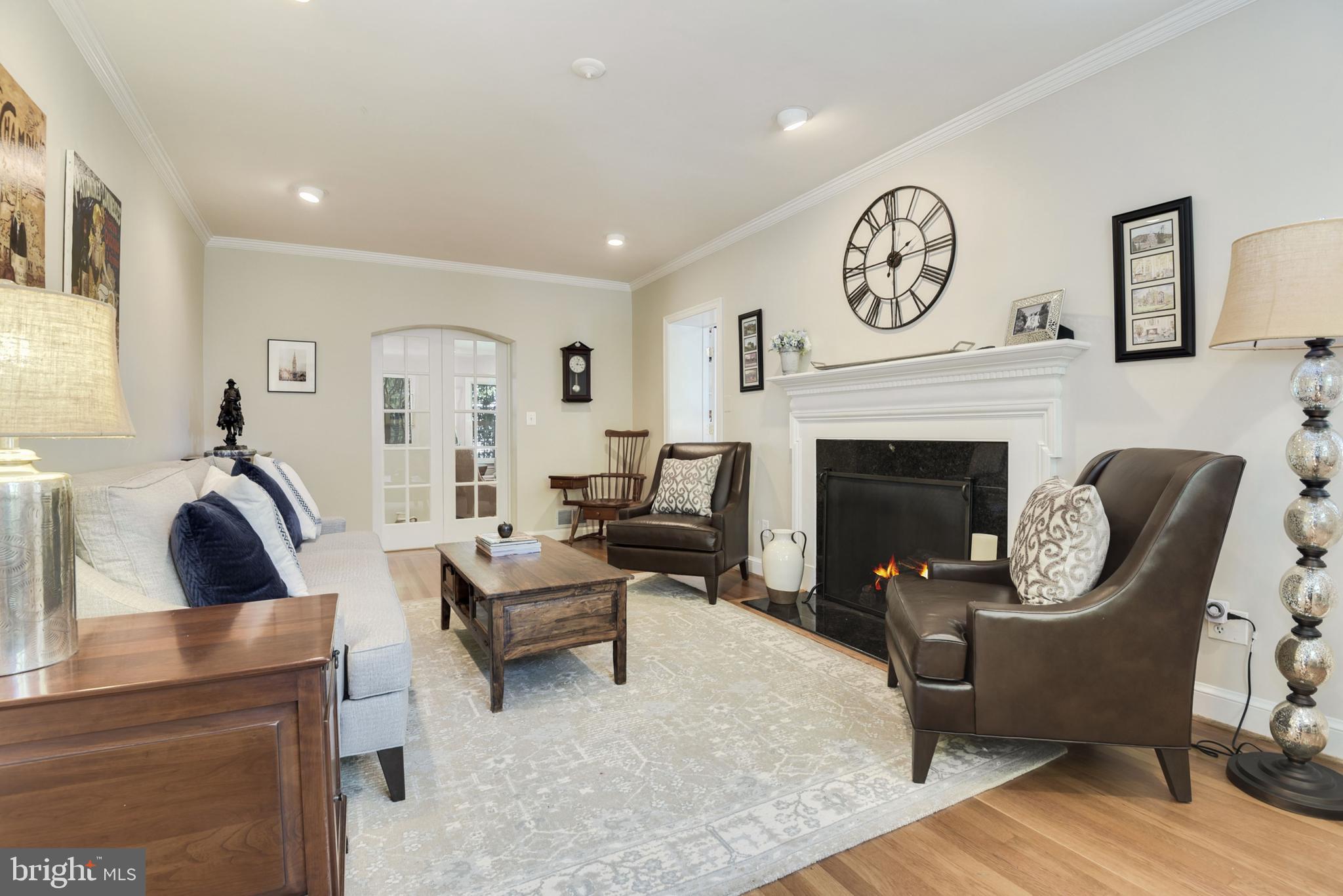 LARCHMONT - Residential